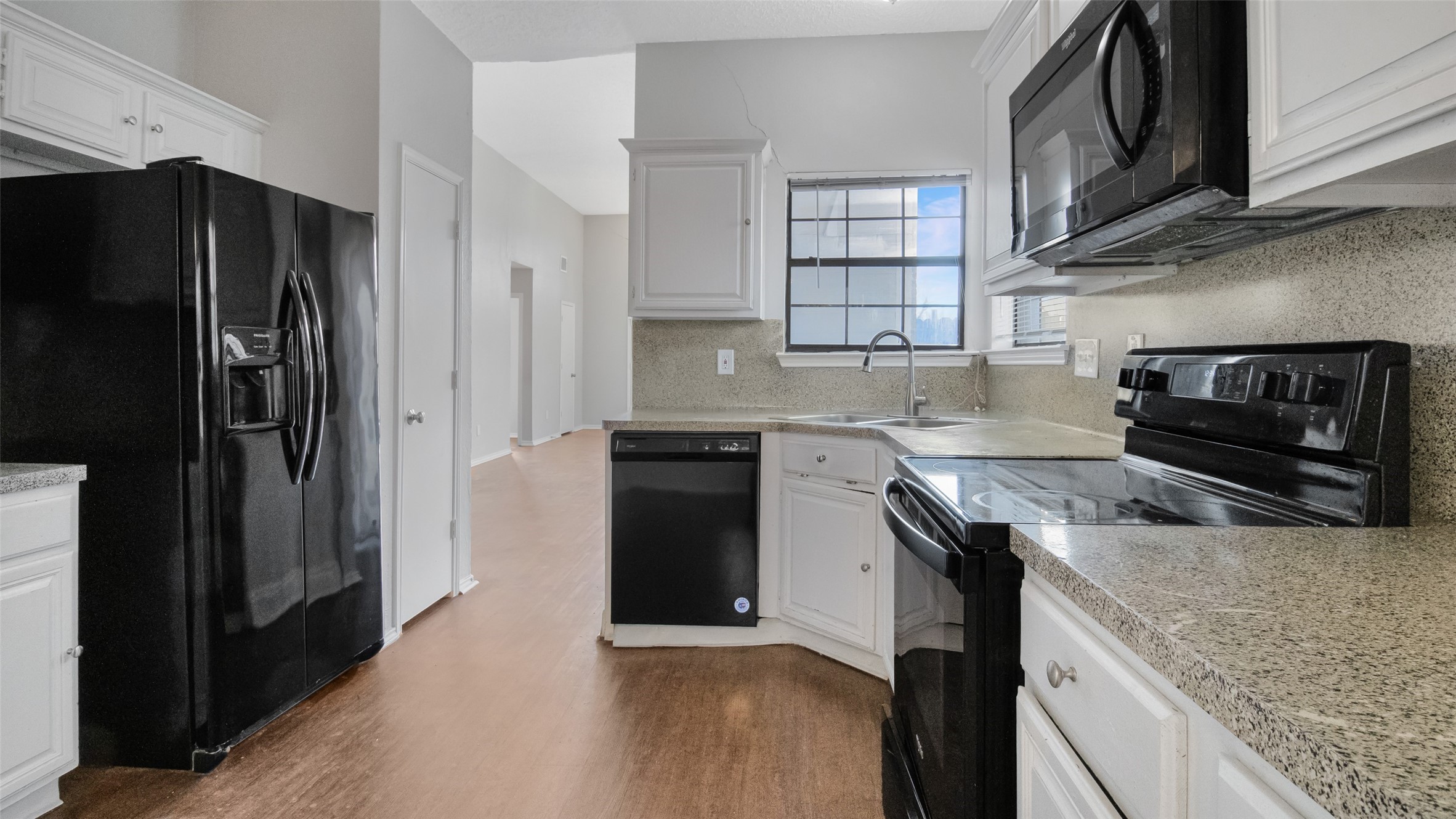 1527 Charleston Cove