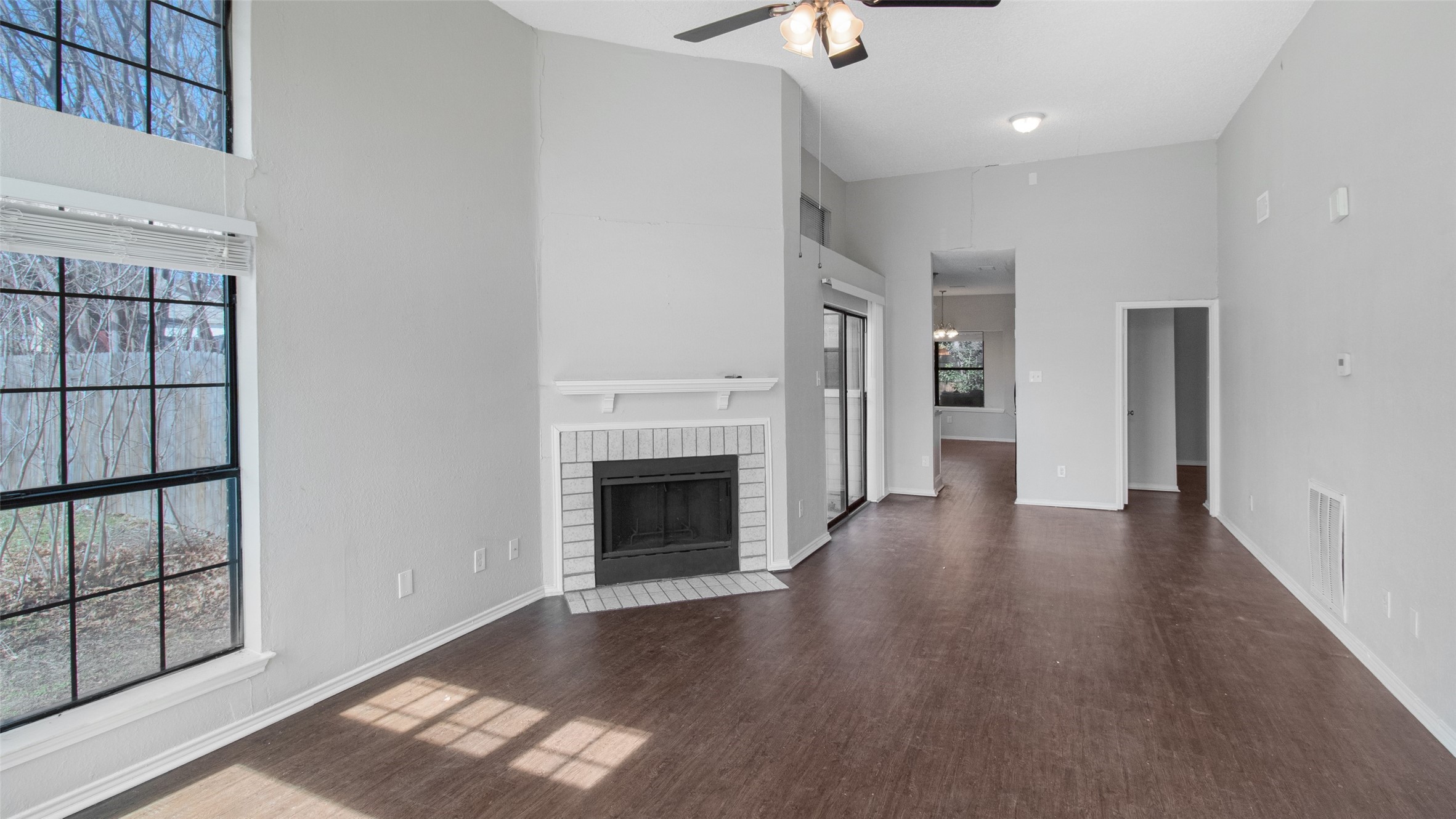 1527 Charleston Cove