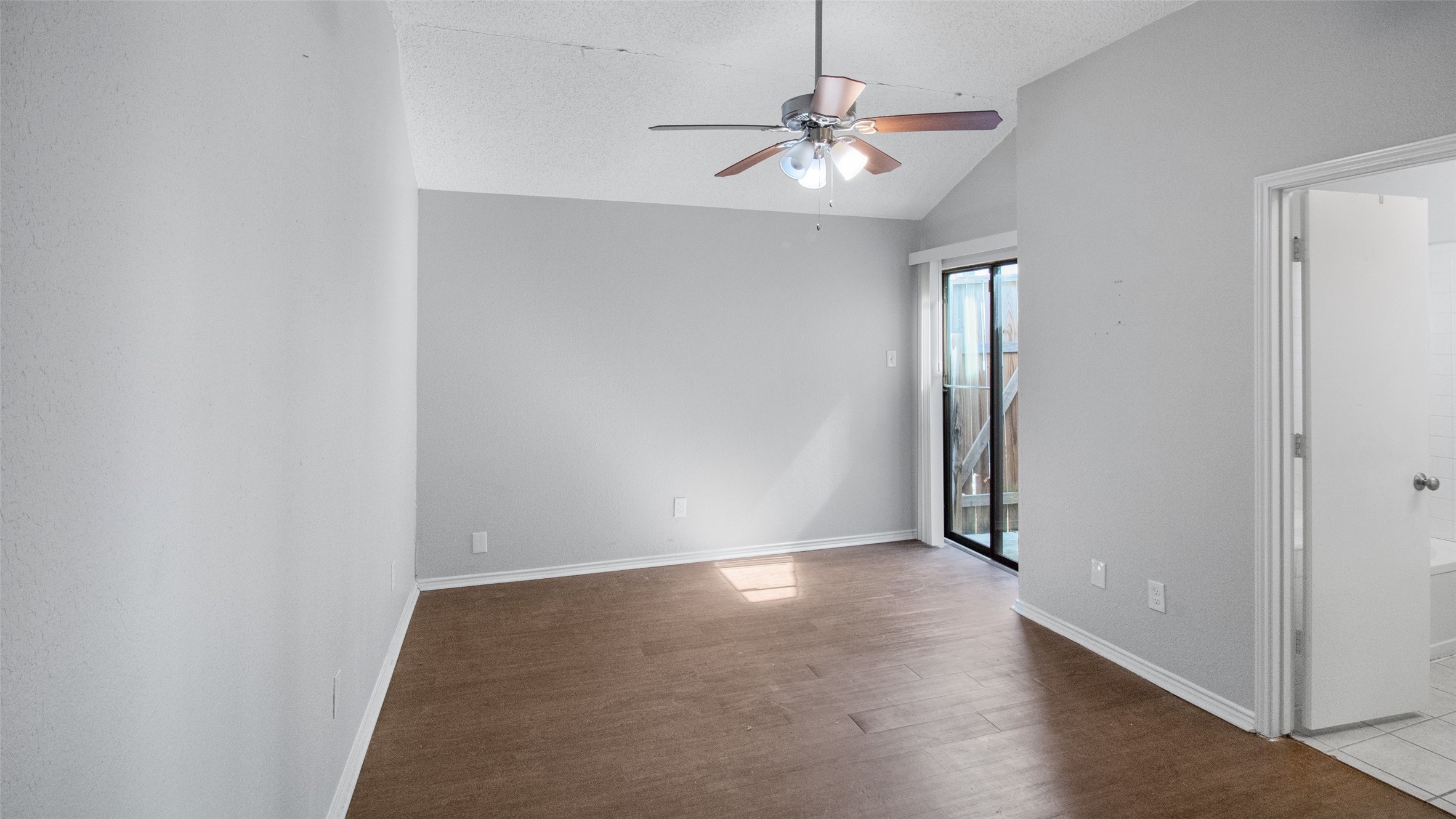 1527 Charleston Cove