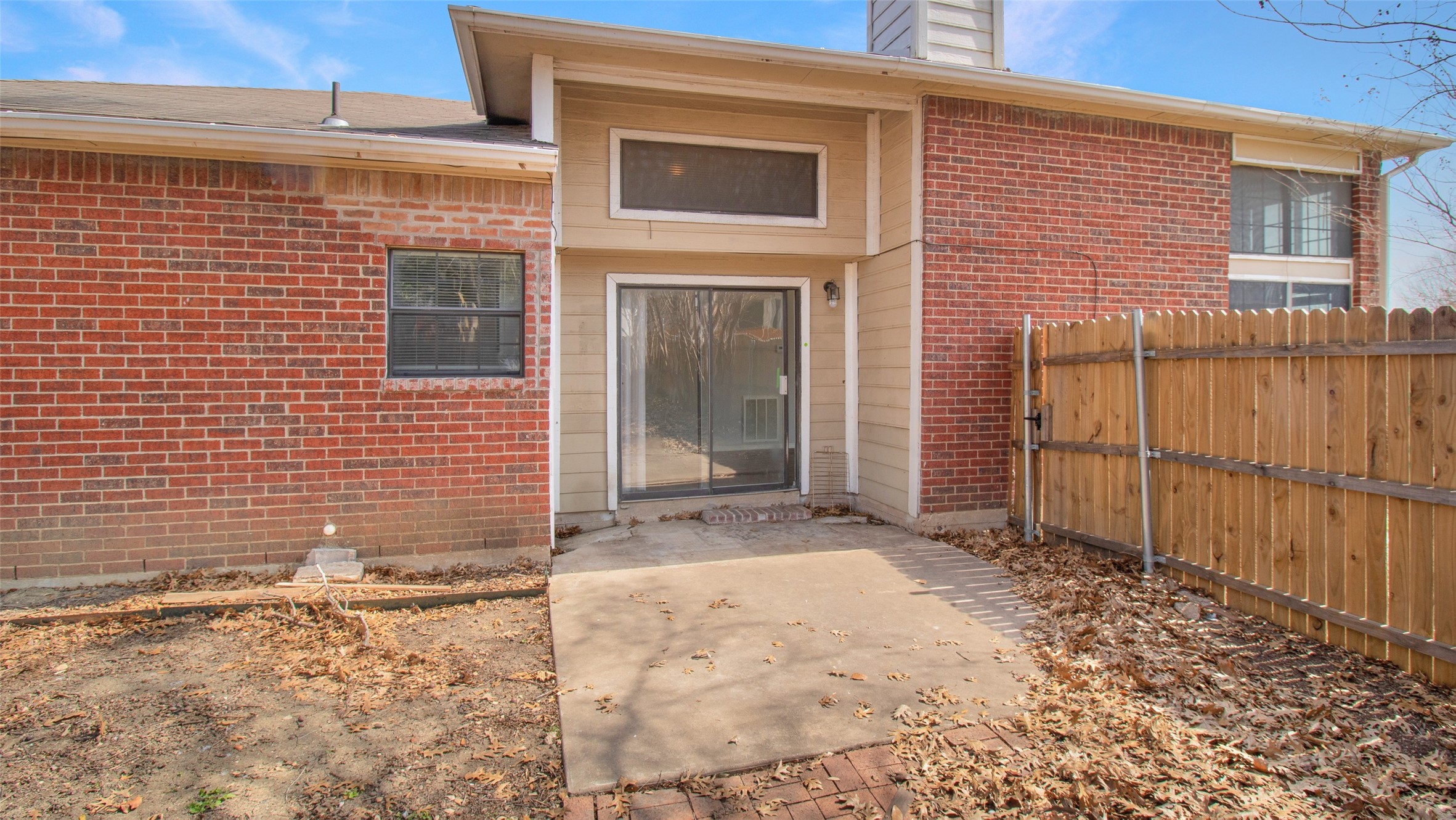 1527 Charleston Cove