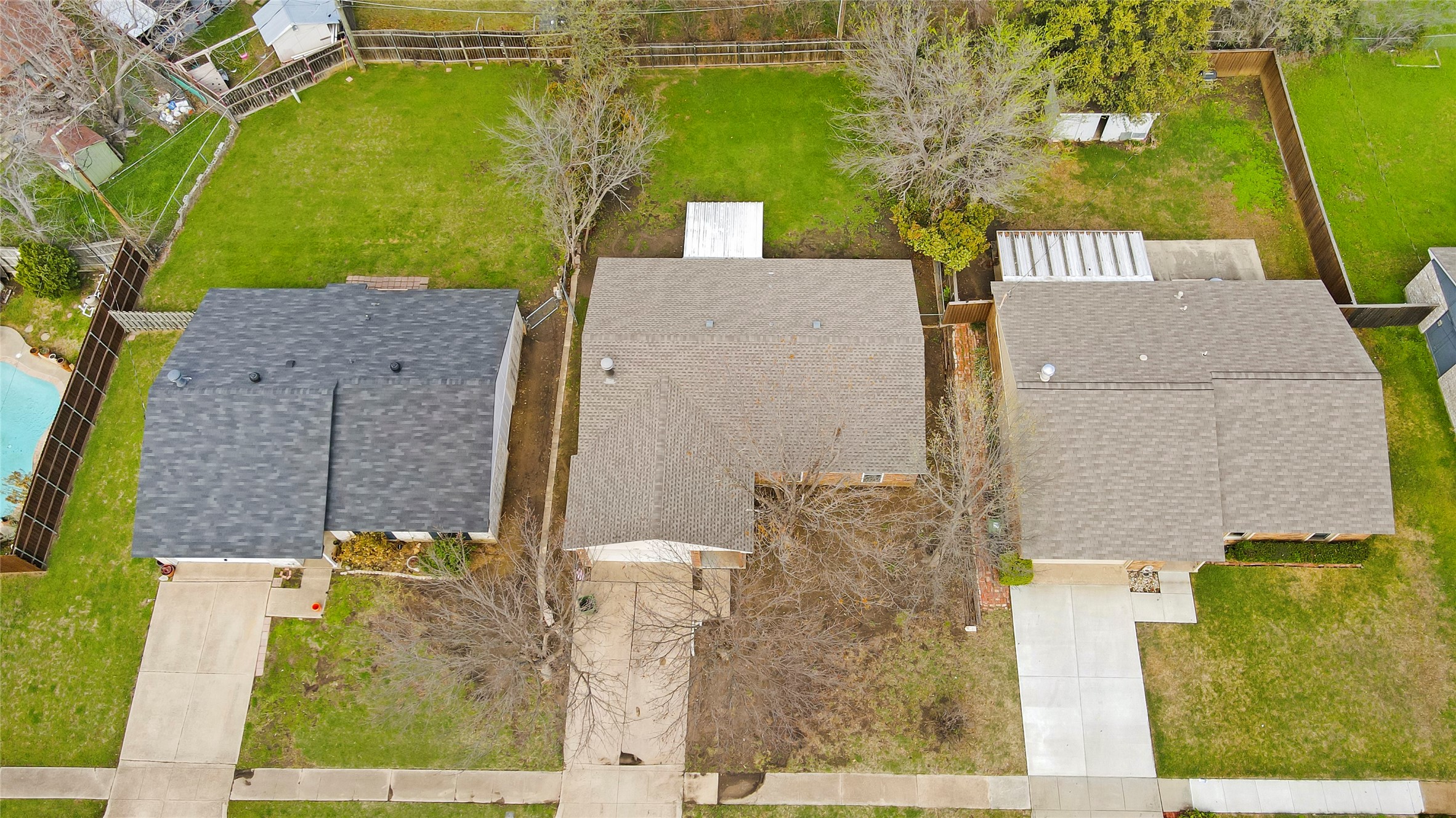 7437 Sandhurst Lane S