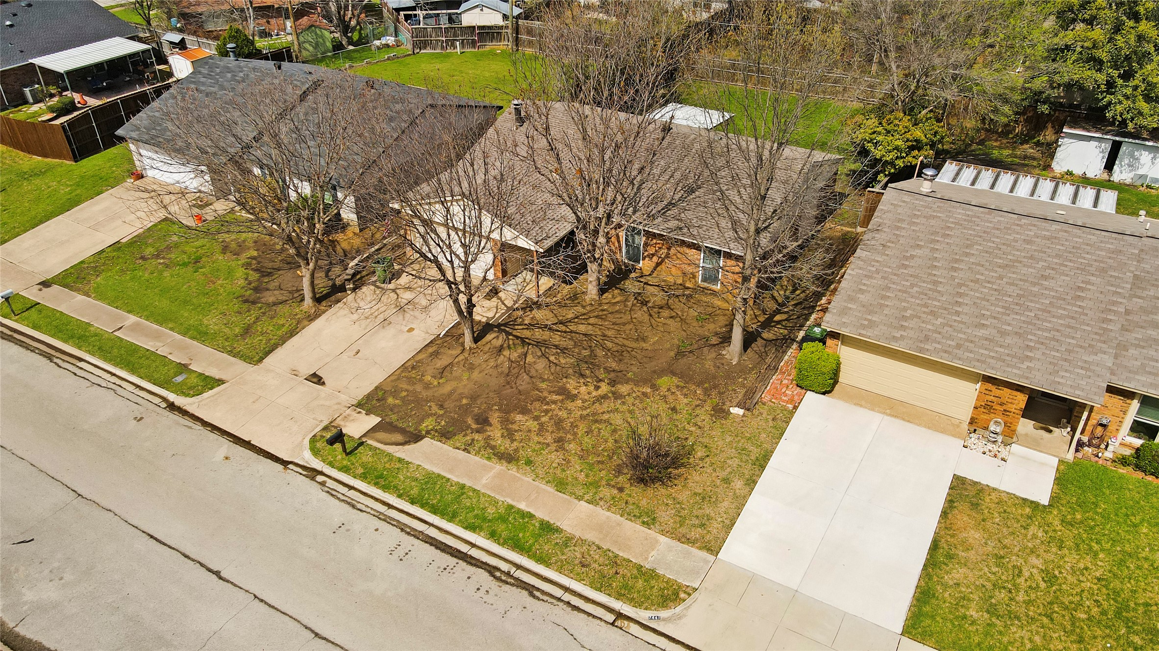 7437 Sandhurst Lane S