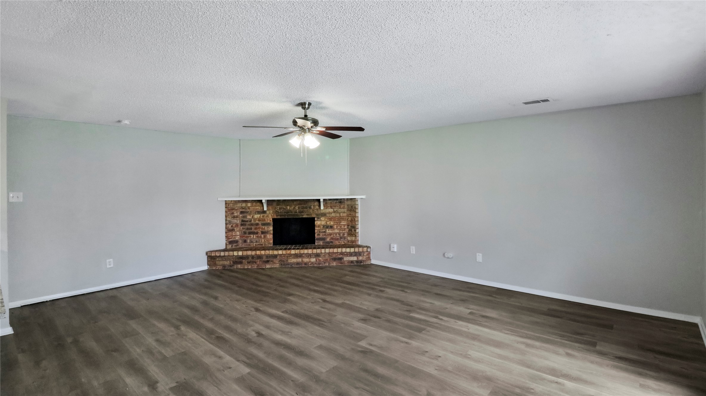 7437 Sandhurst Lane S