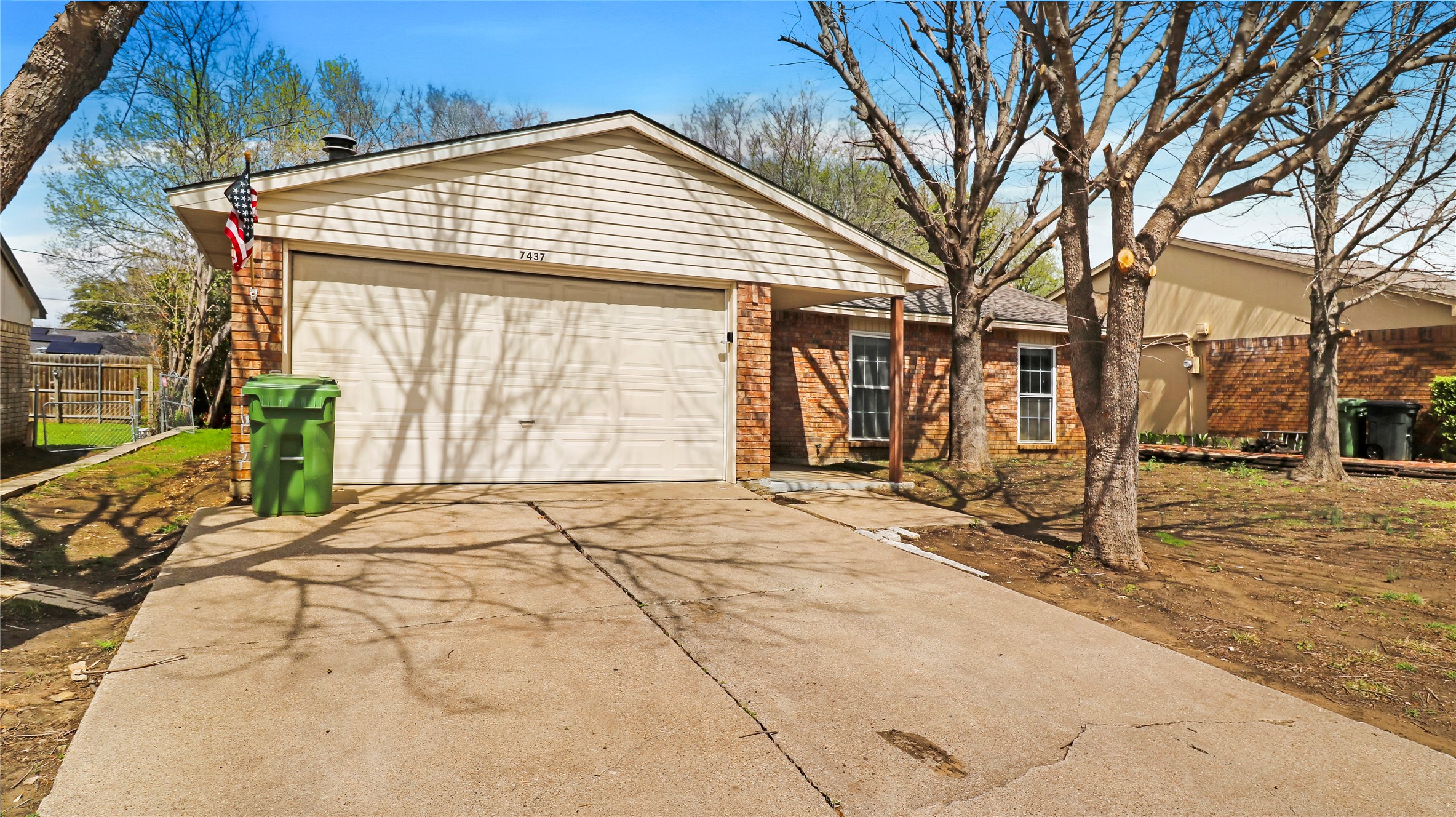 7437 Sandhurst Lane S