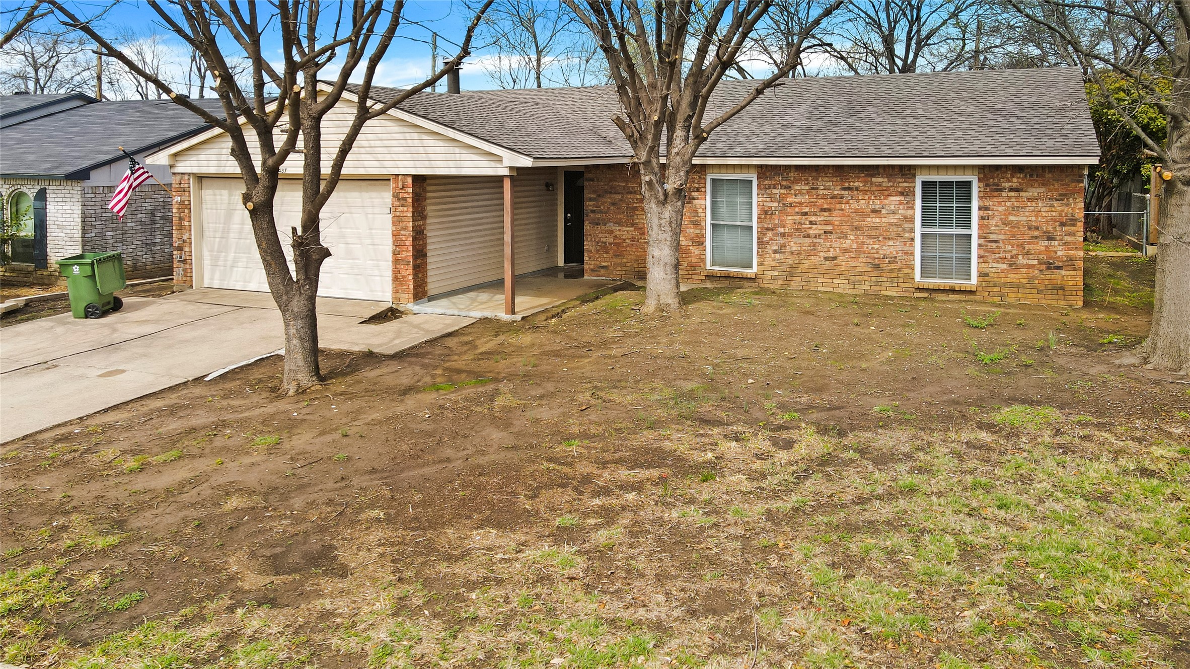 7437 Sandhurst Lane S