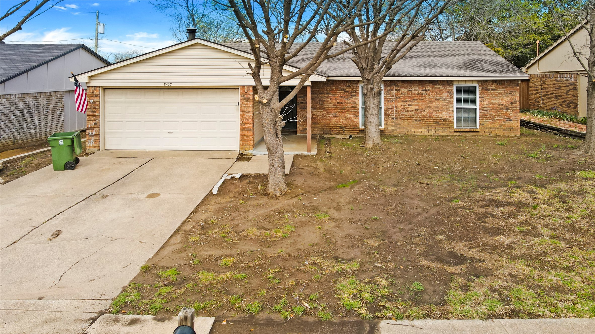 7437 Sandhurst Lane S