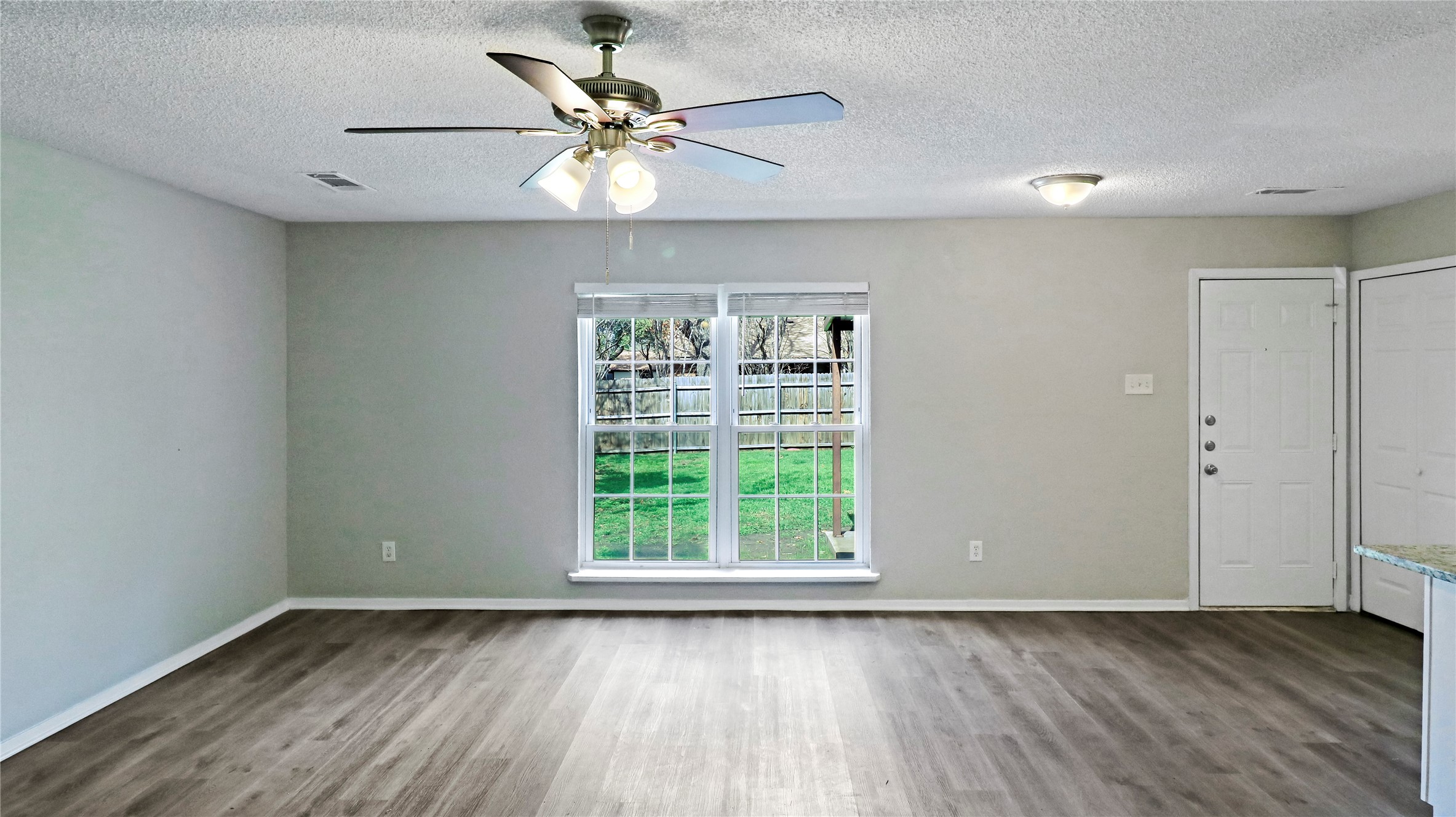 7437 Sandhurst Lane S