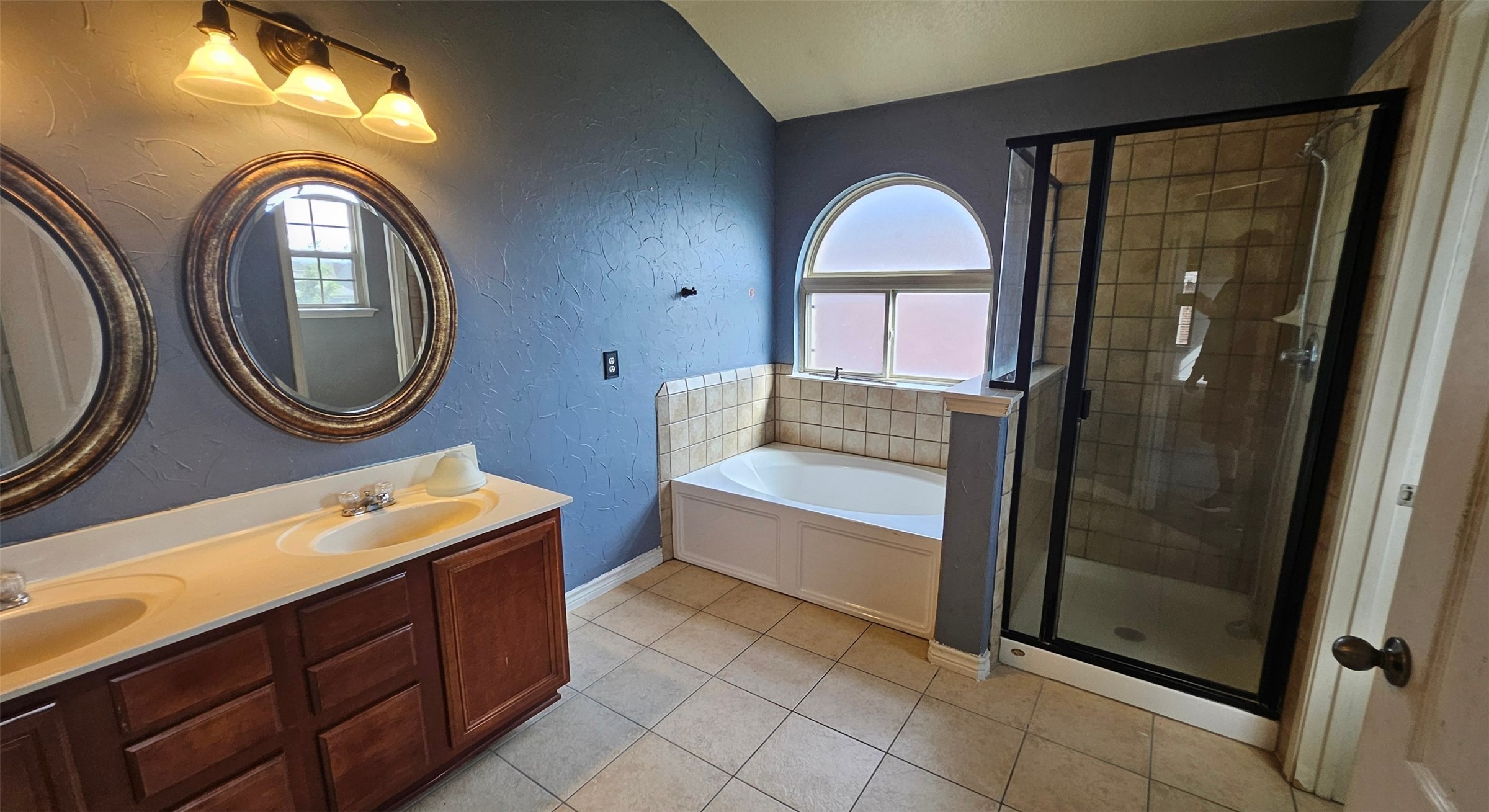 2628 Tradewinds Drive