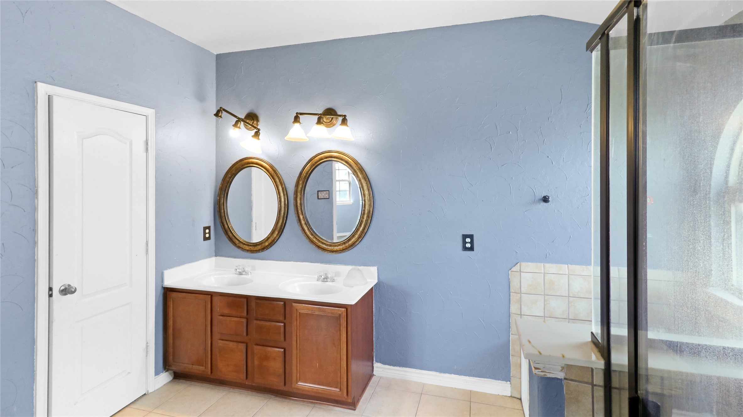 2628 Tradewinds Drive