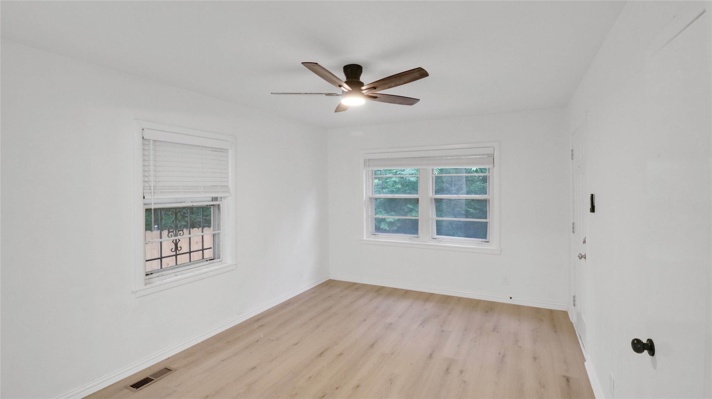 3016 Loganwood