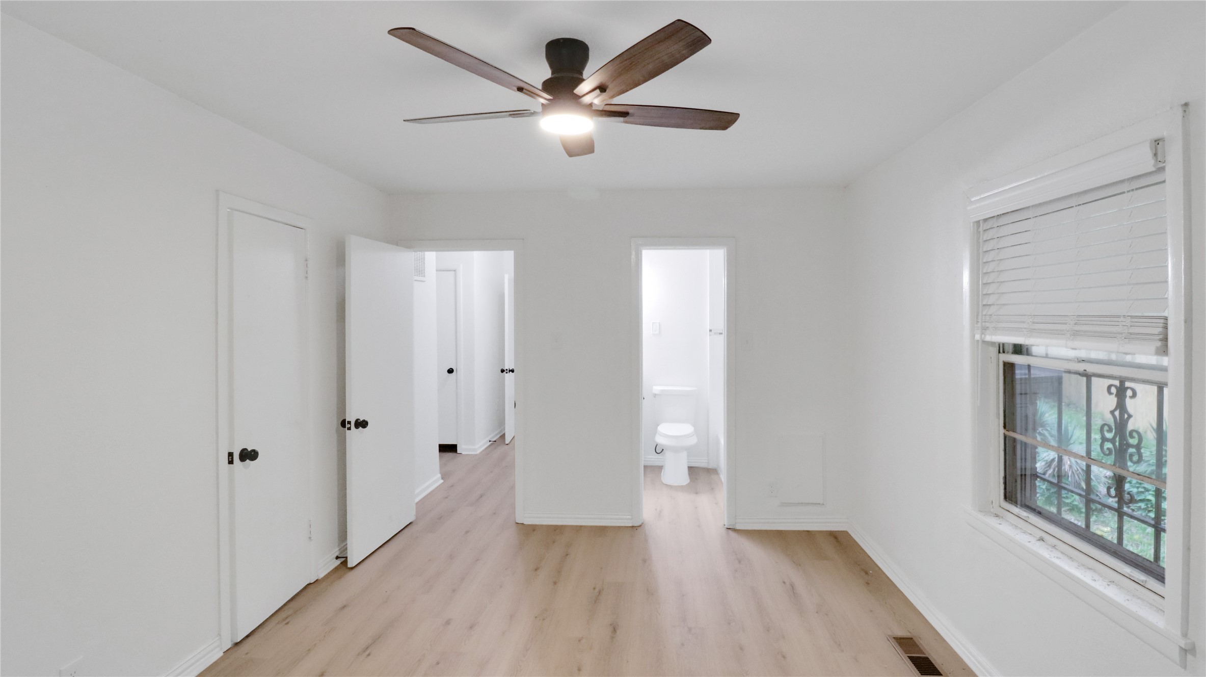 3016 Loganwood