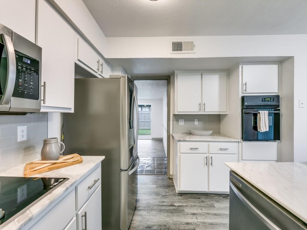 100 Trellis Place