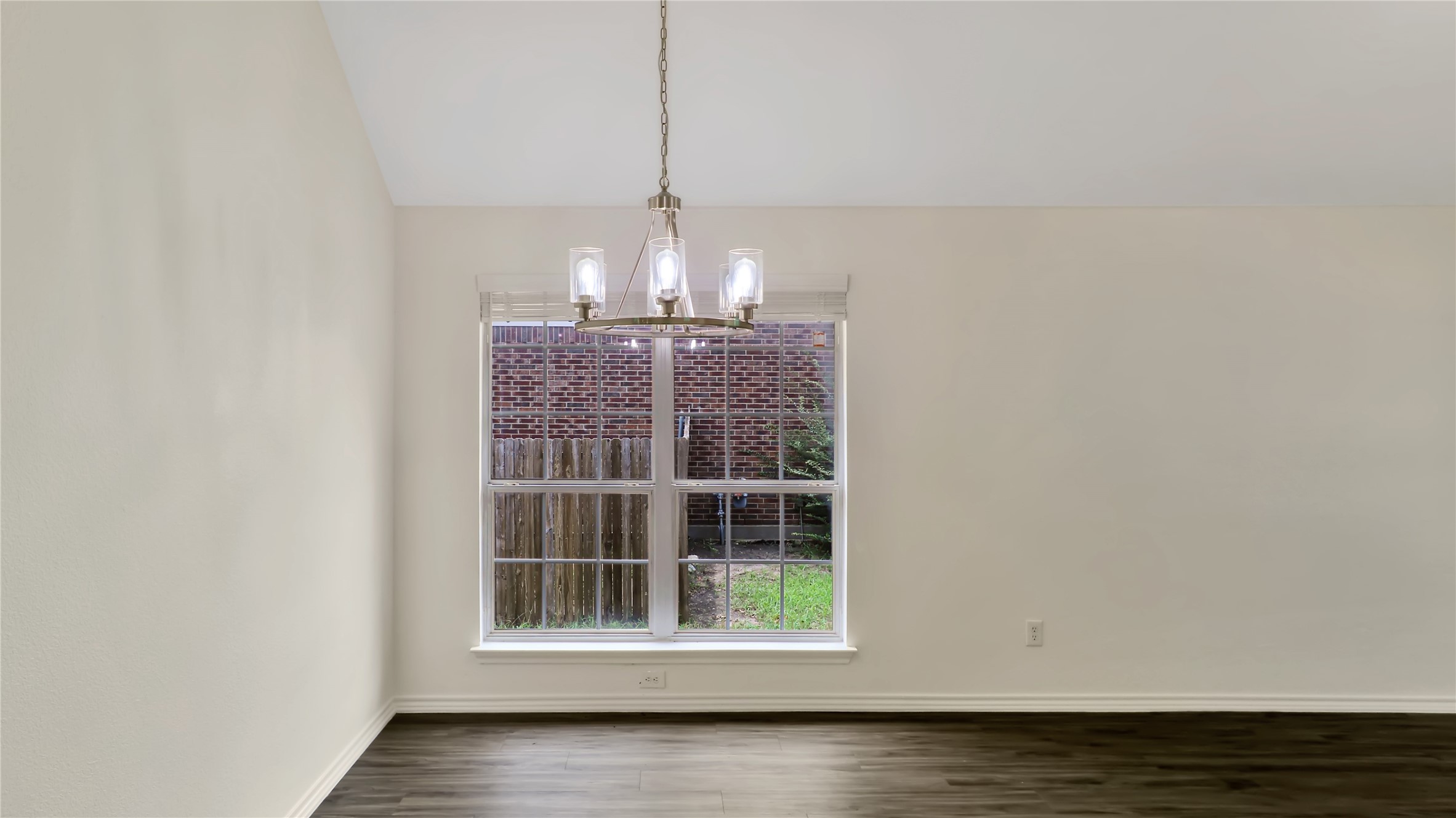 1106 Eastbrook