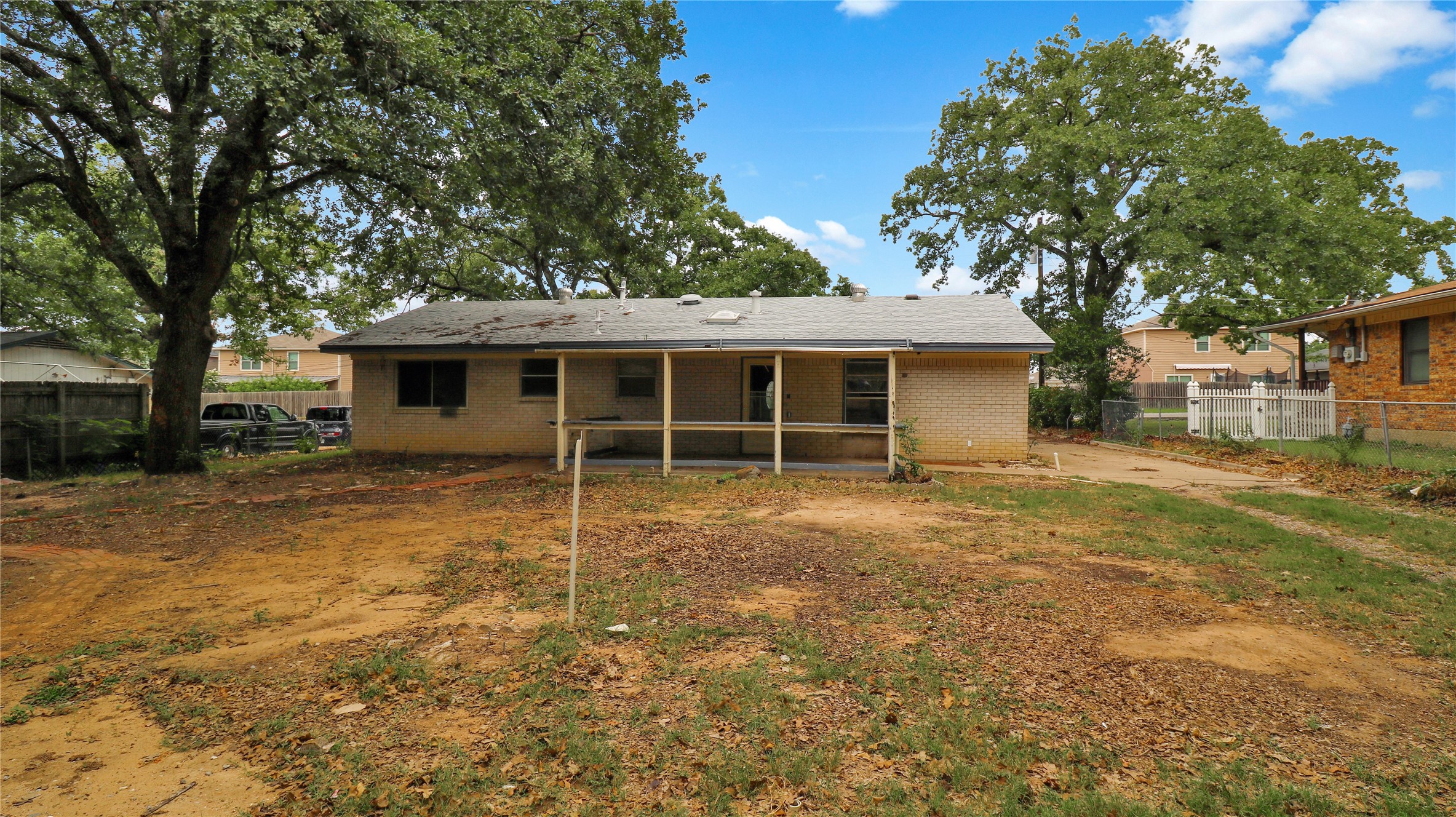 318 E Stark Road