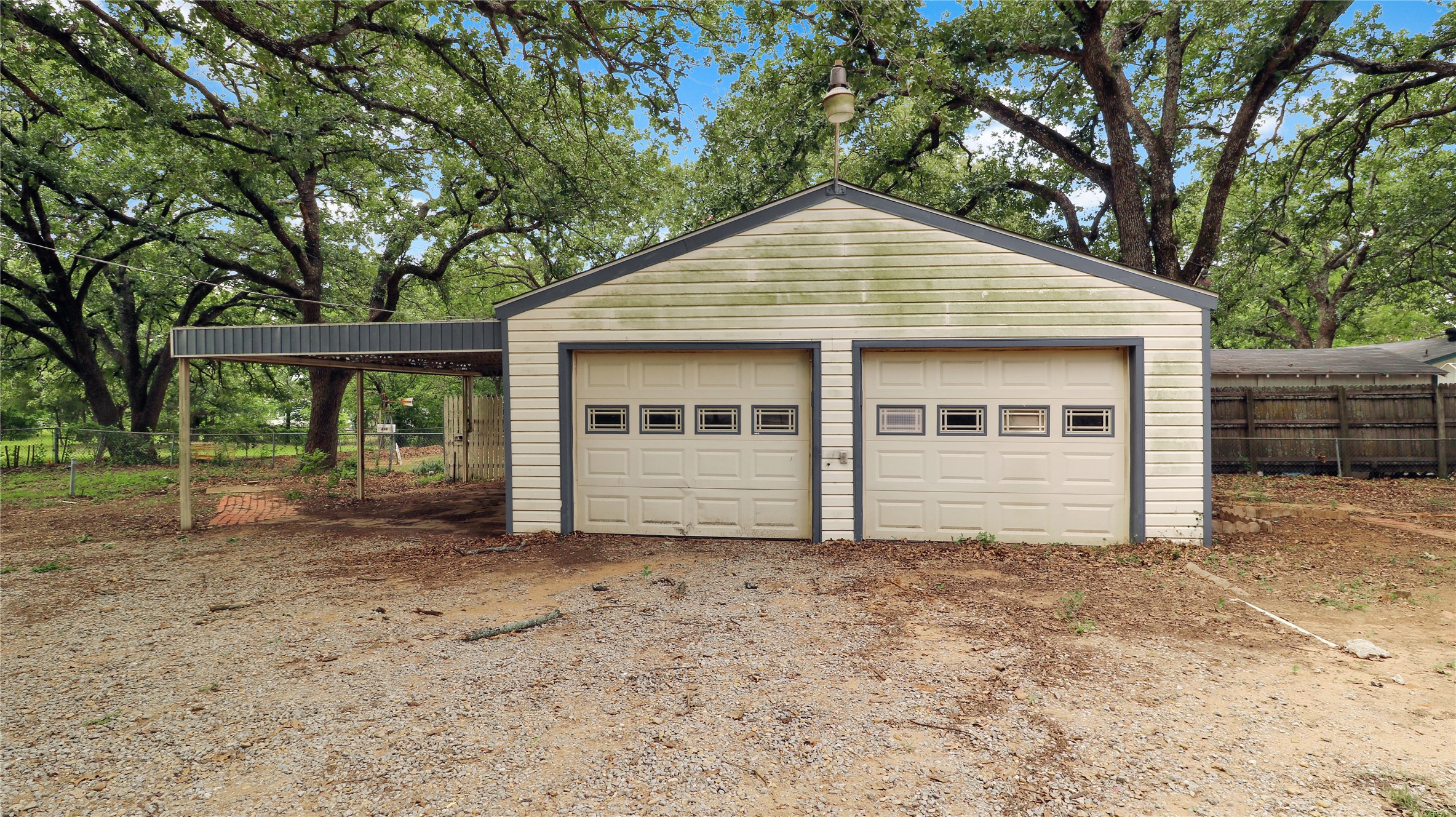 318 E Stark Road