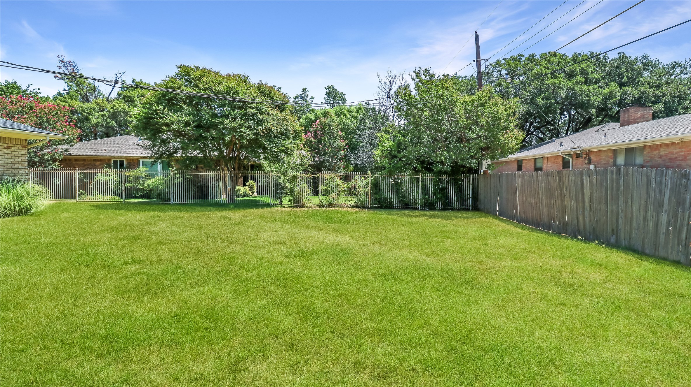 1526 Charleston Drive