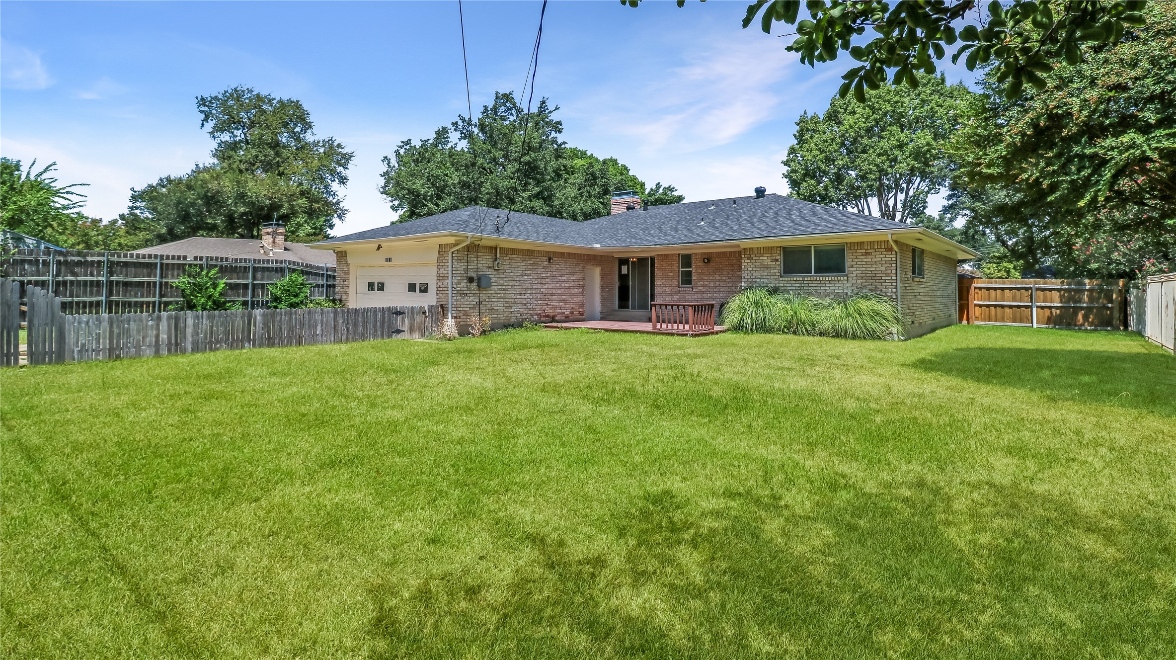 1526 Charleston Drive