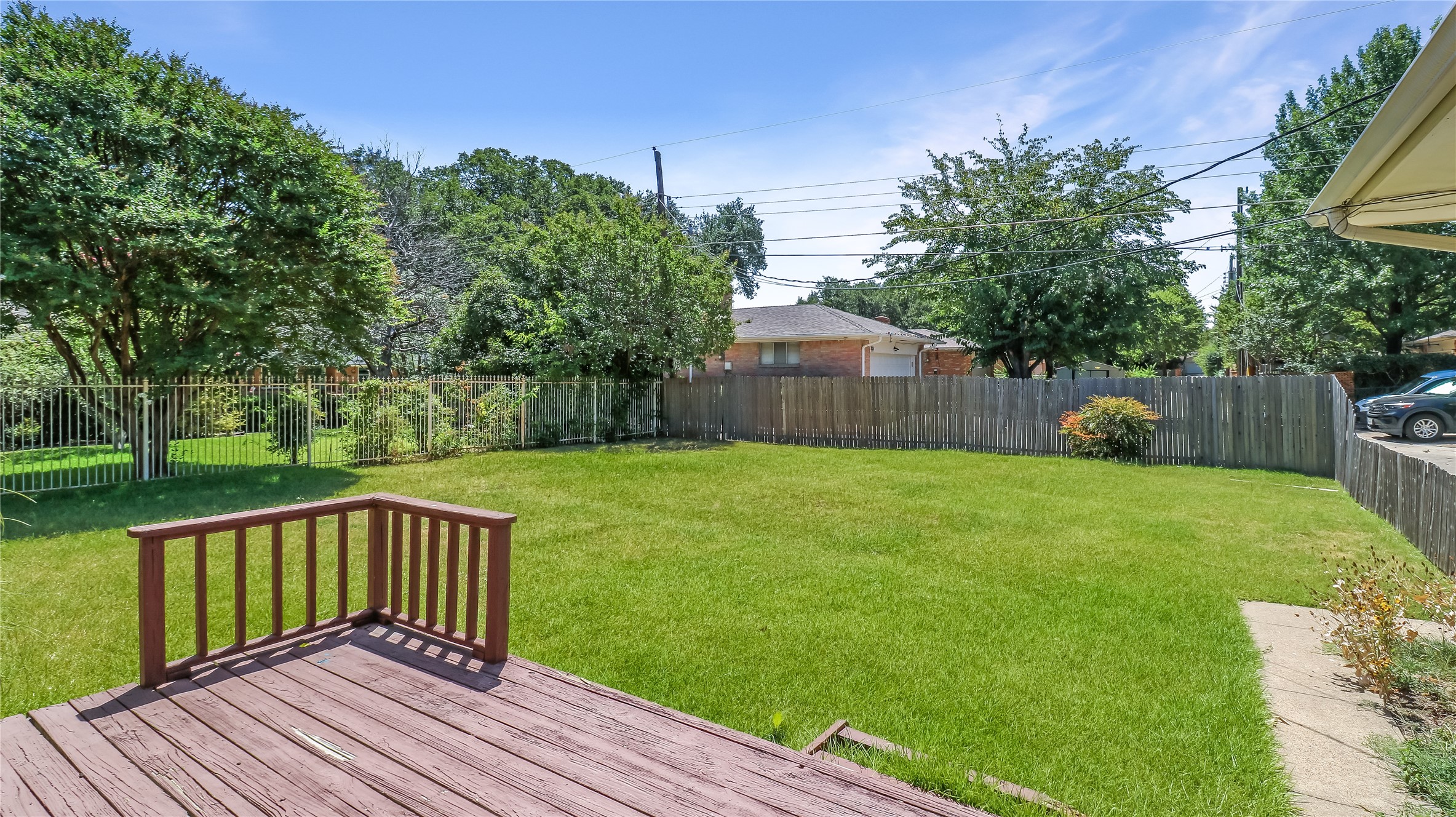 1526 Charleston Drive
