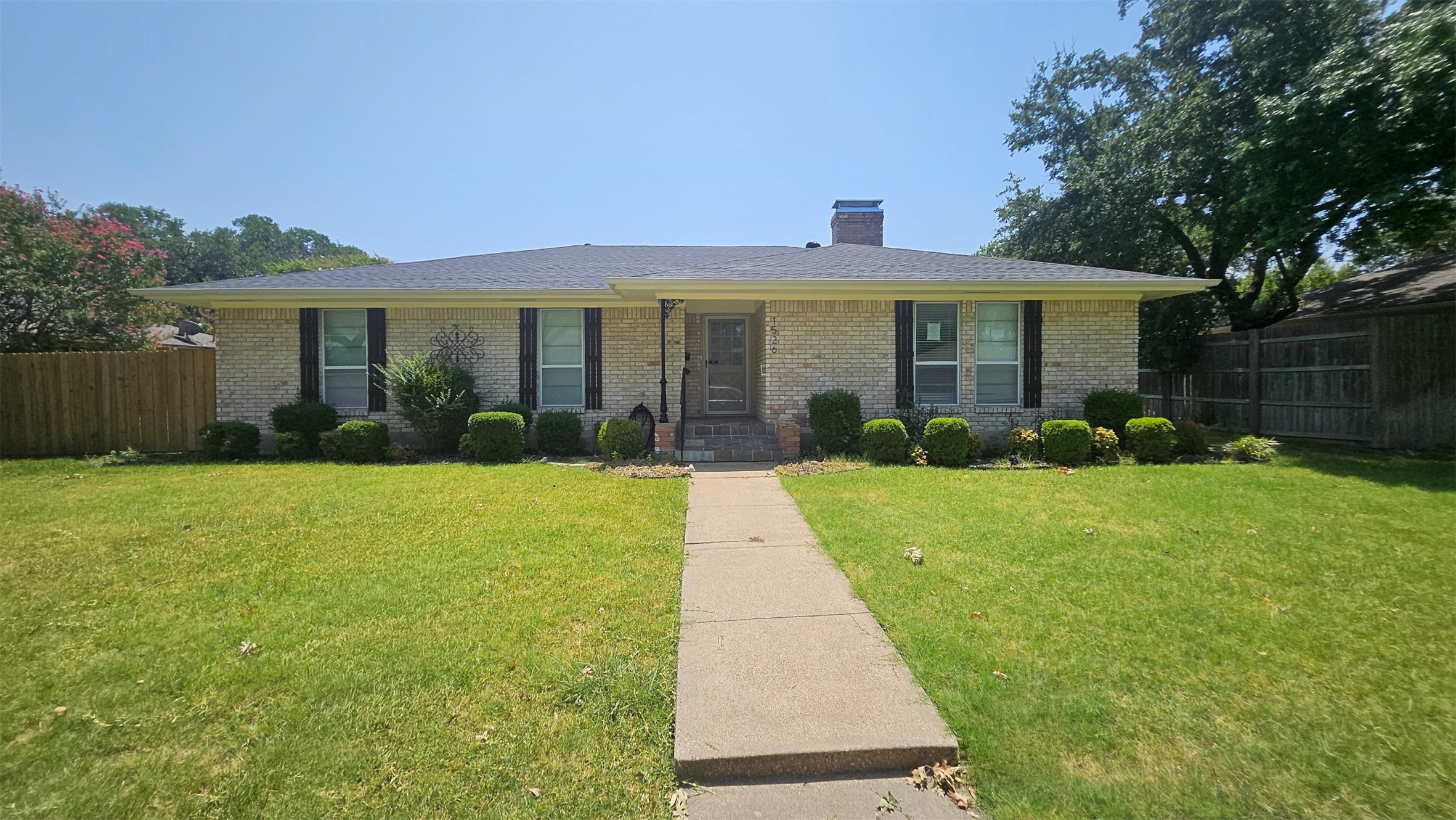 1526 Charleston Drive