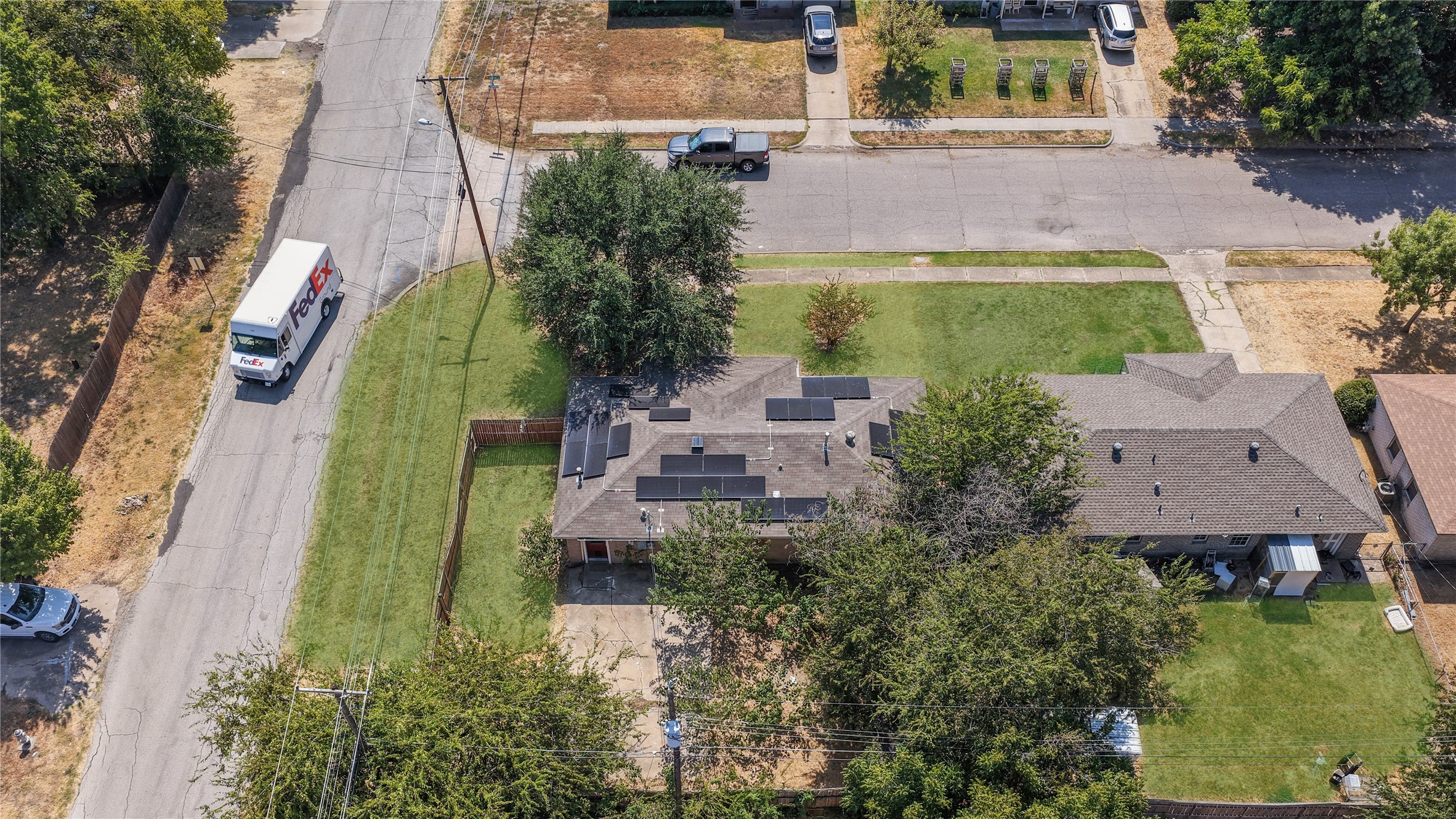 2201 Linwood Lane