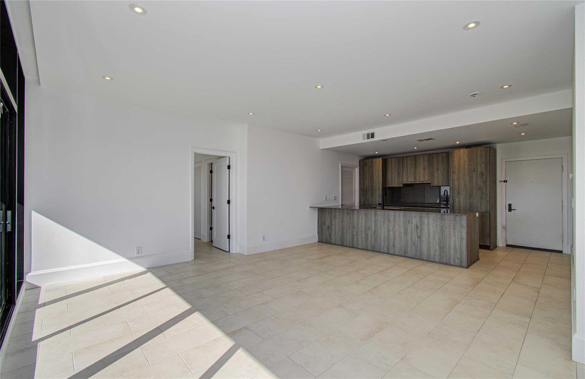 1701 Hermann Drive # 20D