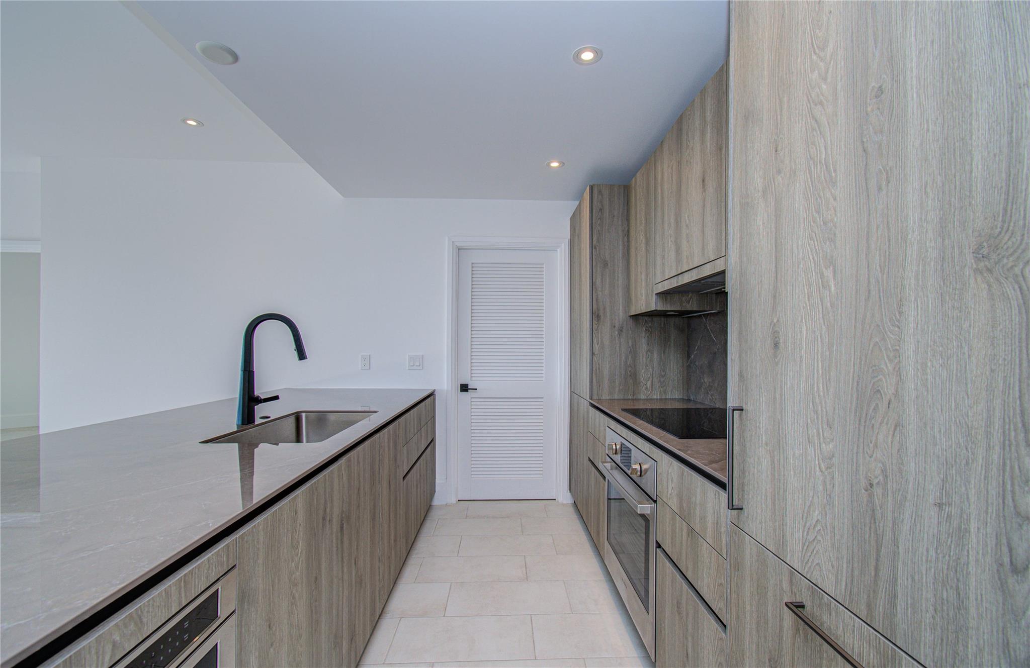 1701 Hermann Drive # 20D