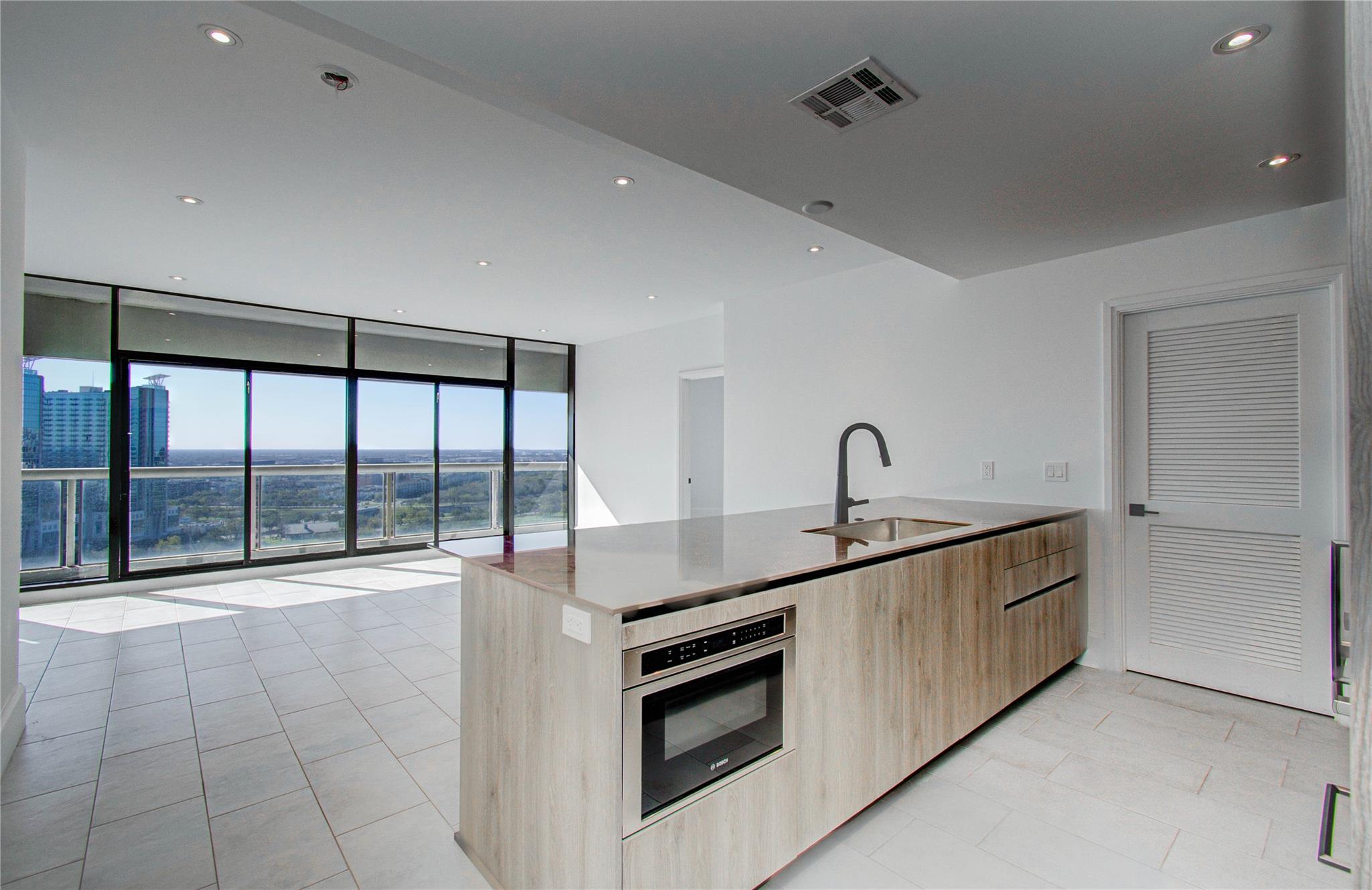 1701 Hermann Drive # 20D