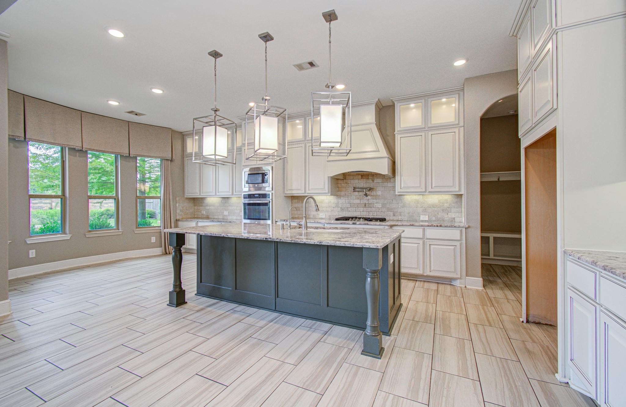 2726 Kingston Bluff Lane