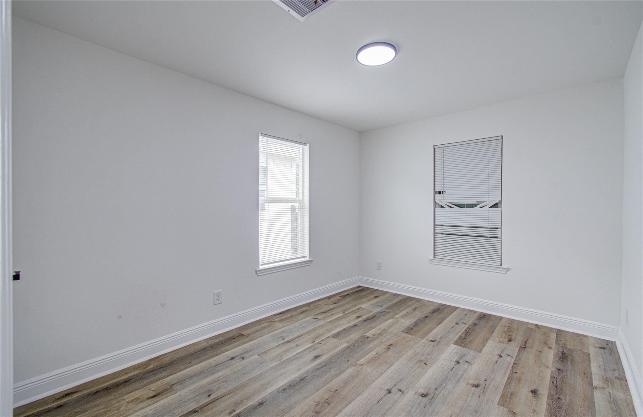 4902 Lee Street