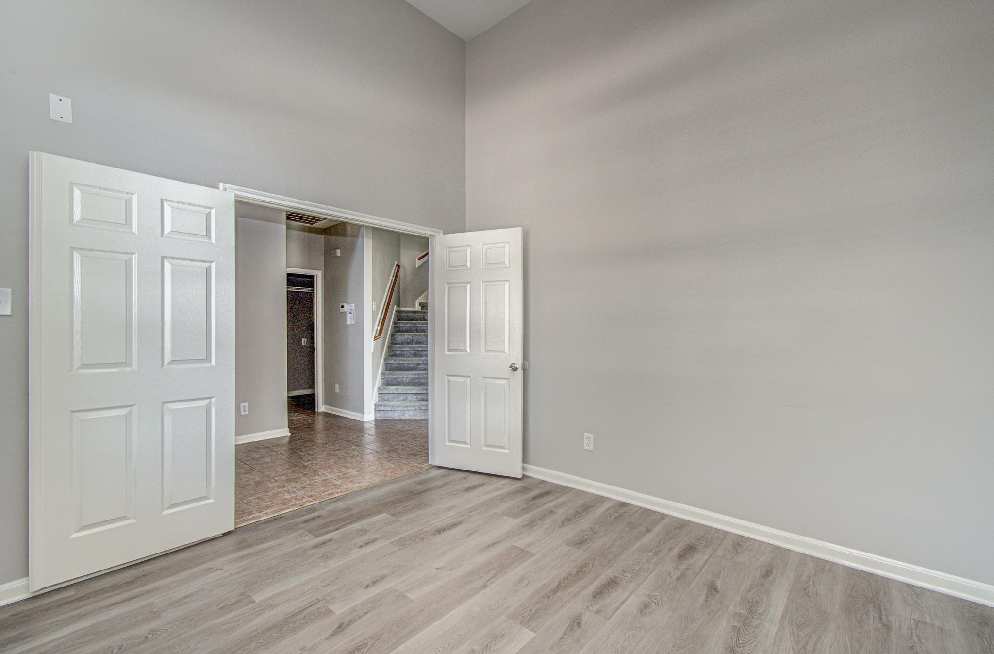 6715 Starcroft Court