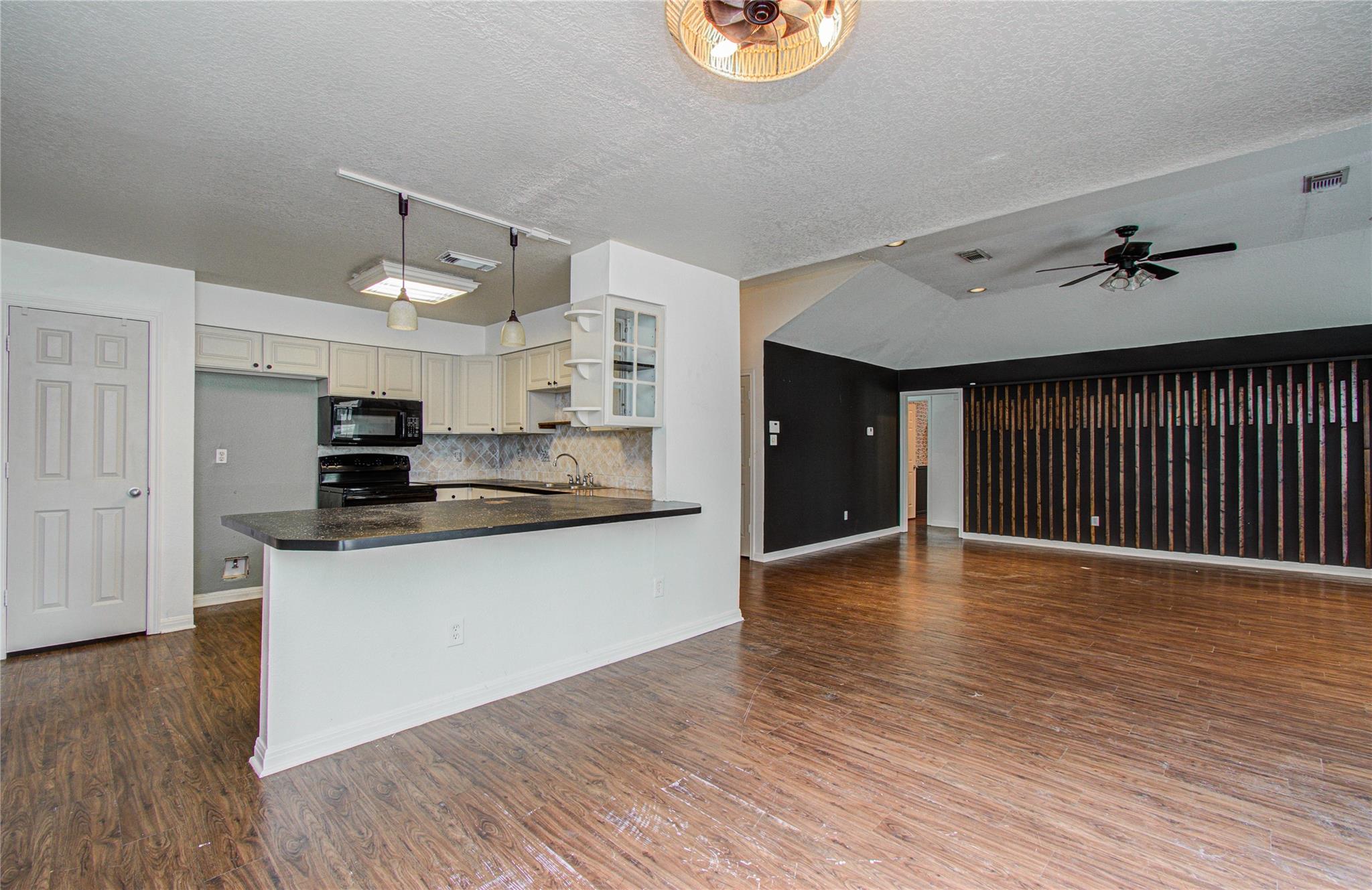 231 Cool Cove