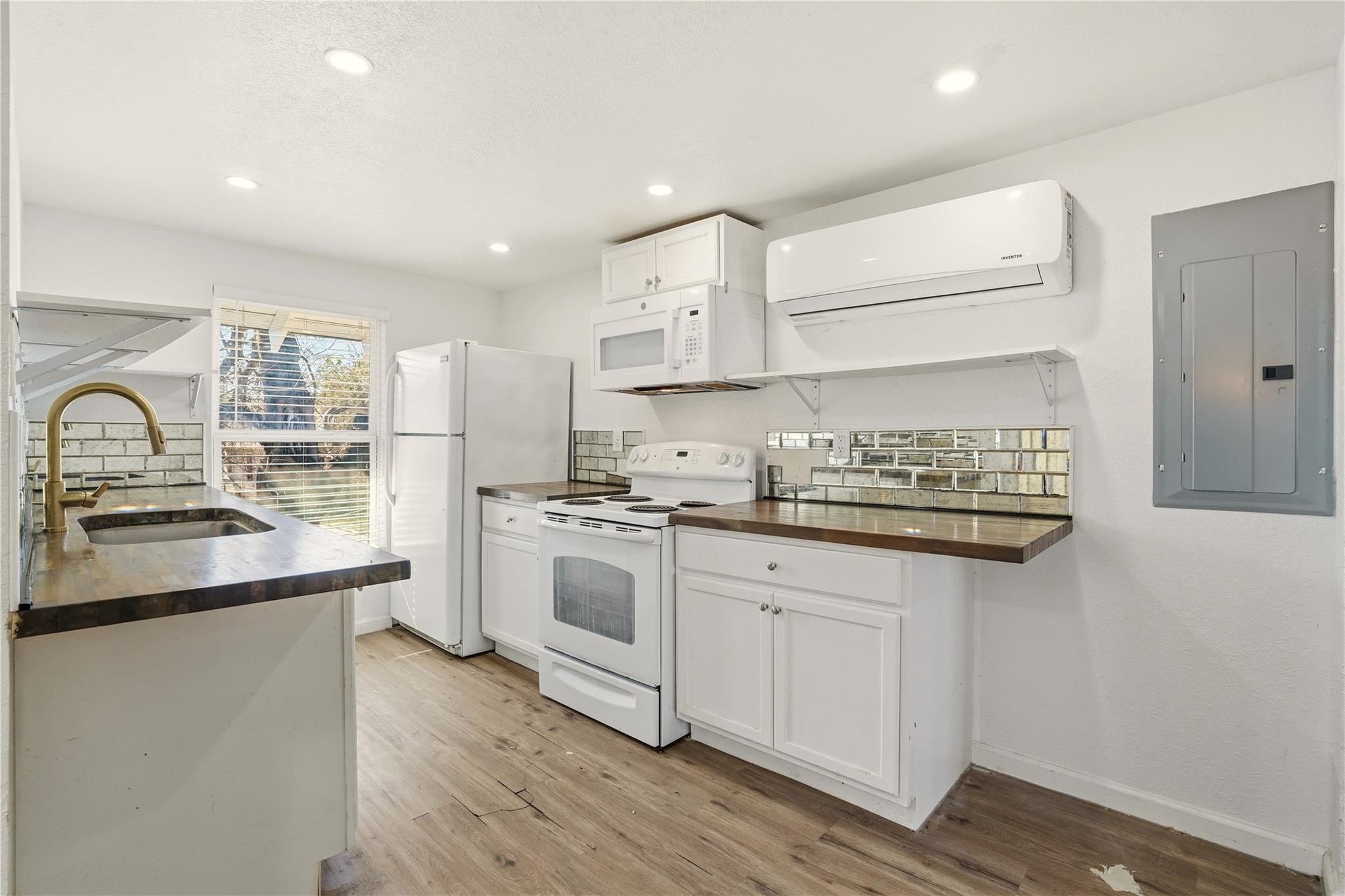 311 Castillo Avenue