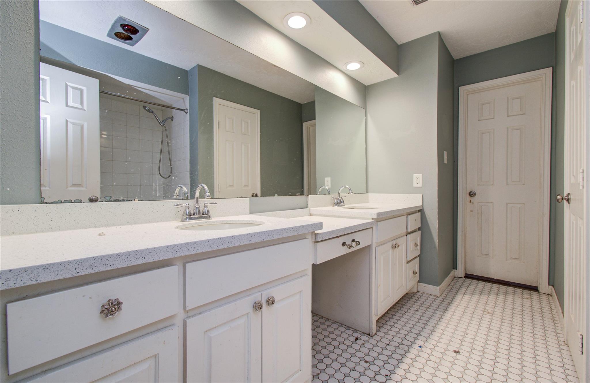 2114 Woodland Valley Drive