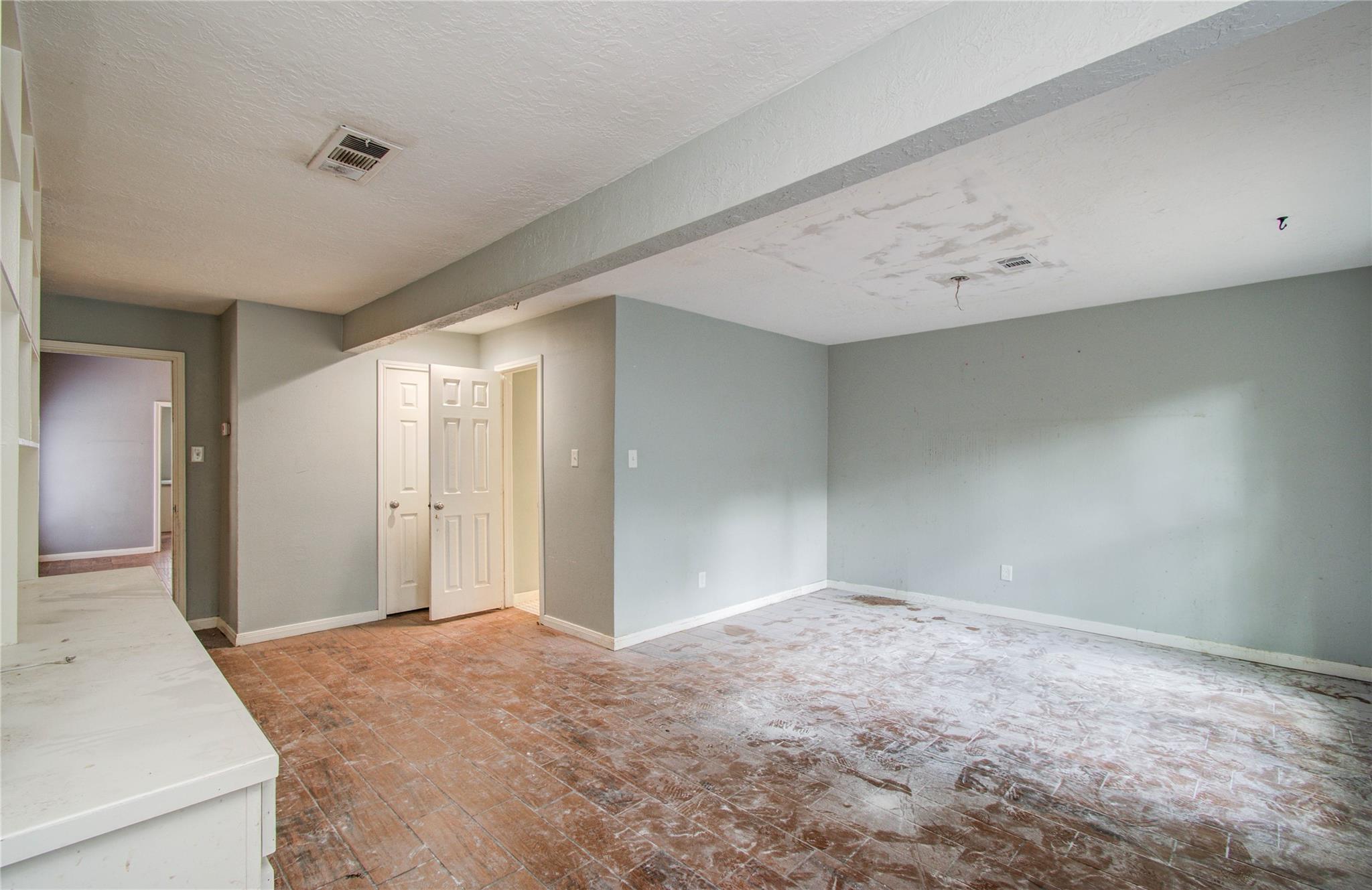 2114 Woodland Valley Drive