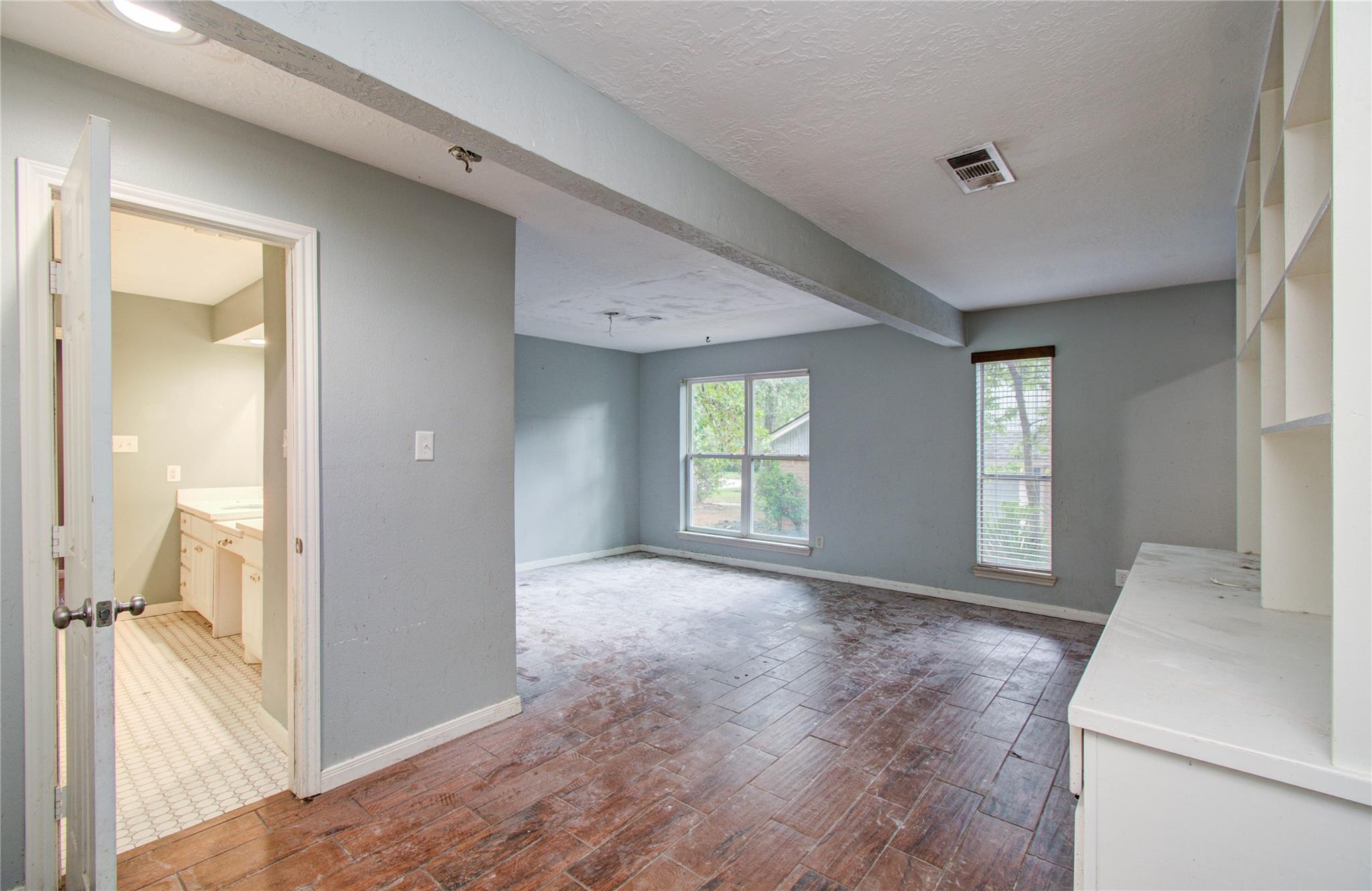 2114 Woodland Valley Drive