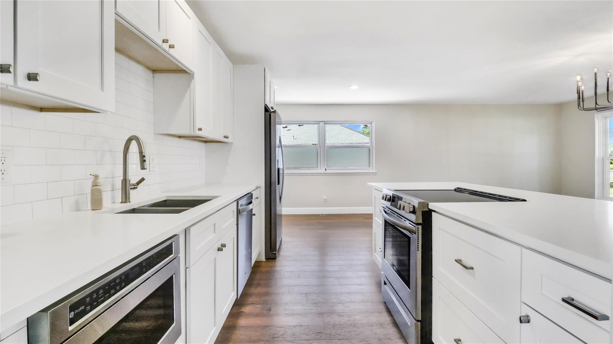 7862 La Verdura Drive