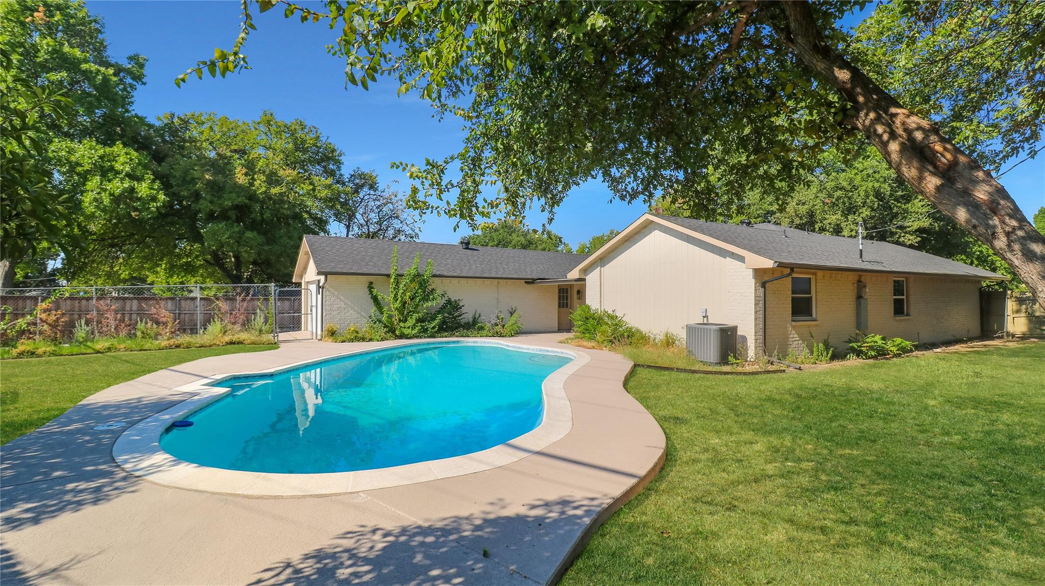 7862 La Verdura Drive
