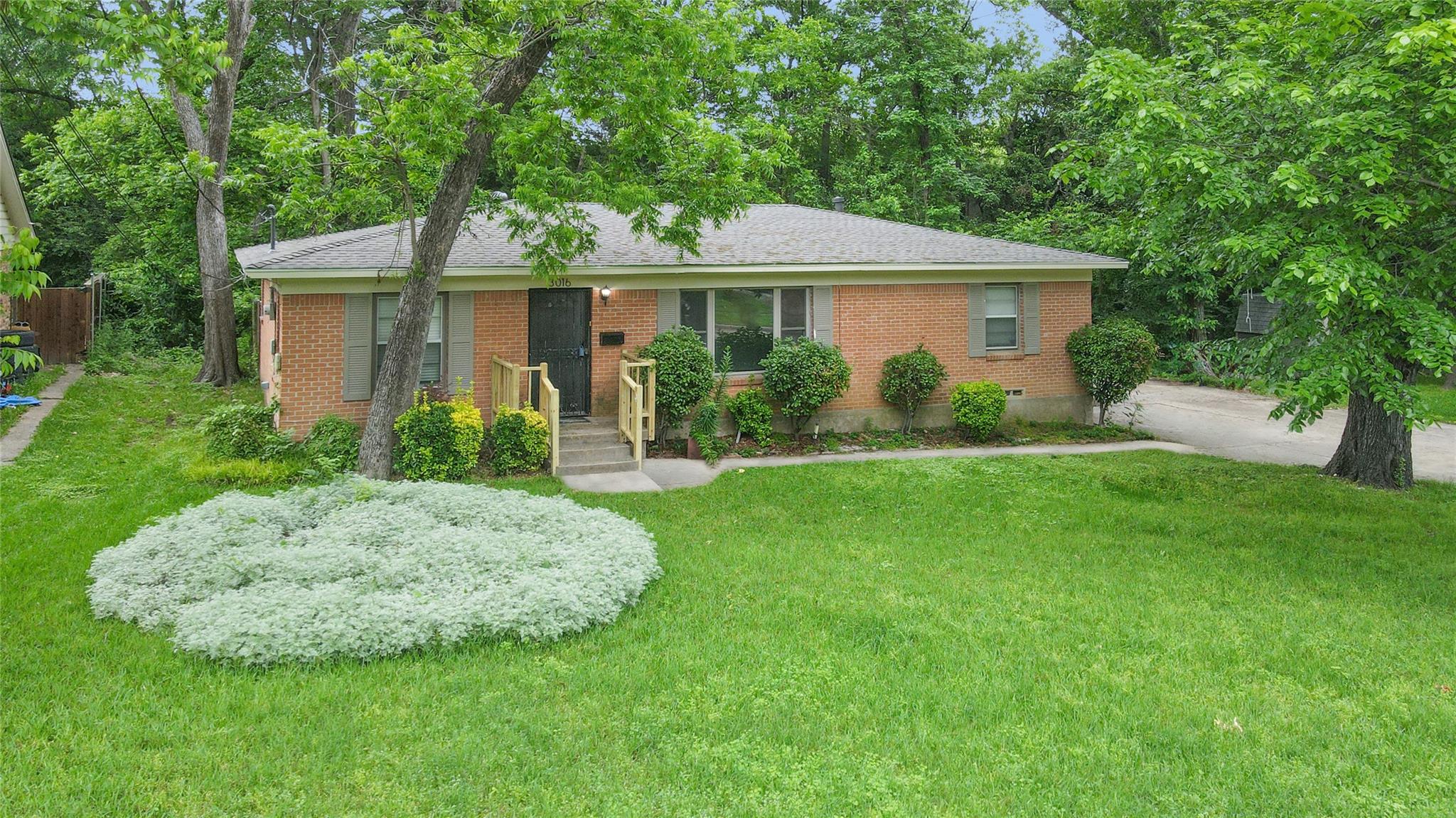 3016 Loganwood Drive