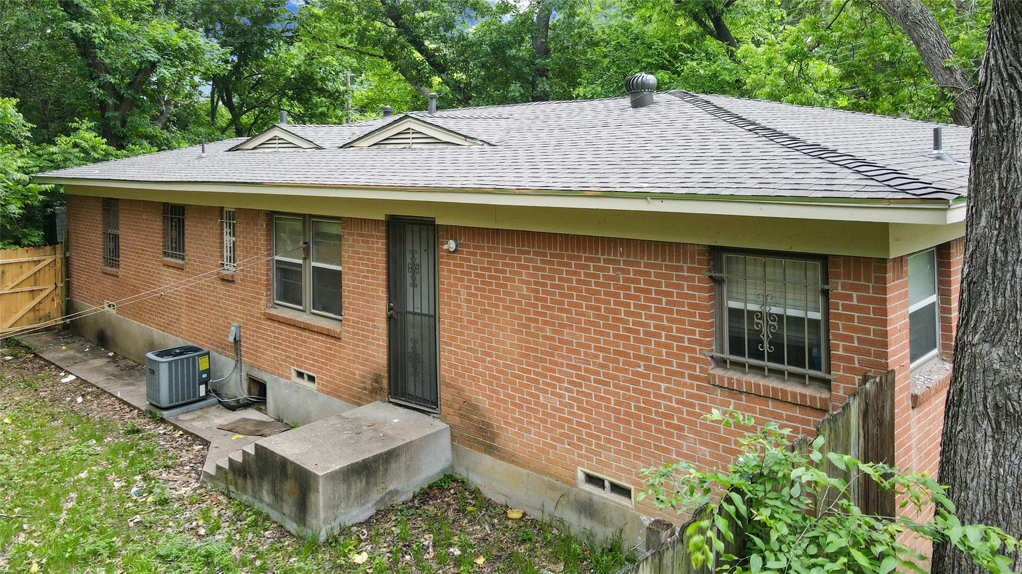 3016 Loganwood Drive