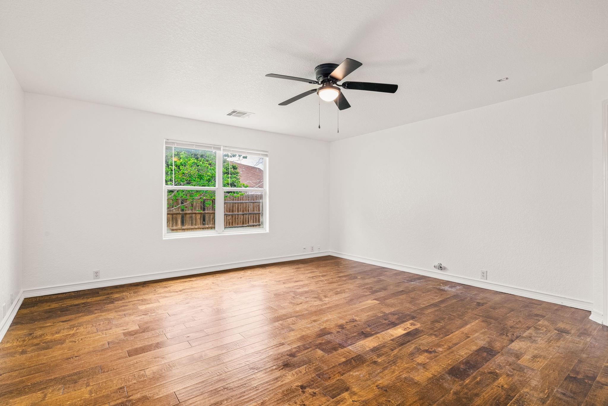 9027 Timber Laurel
