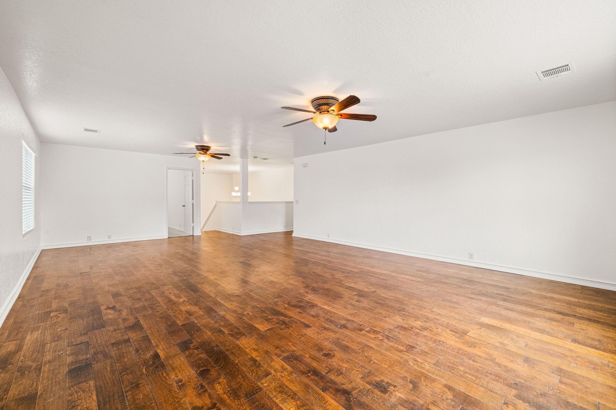 9027 Timber Laurel