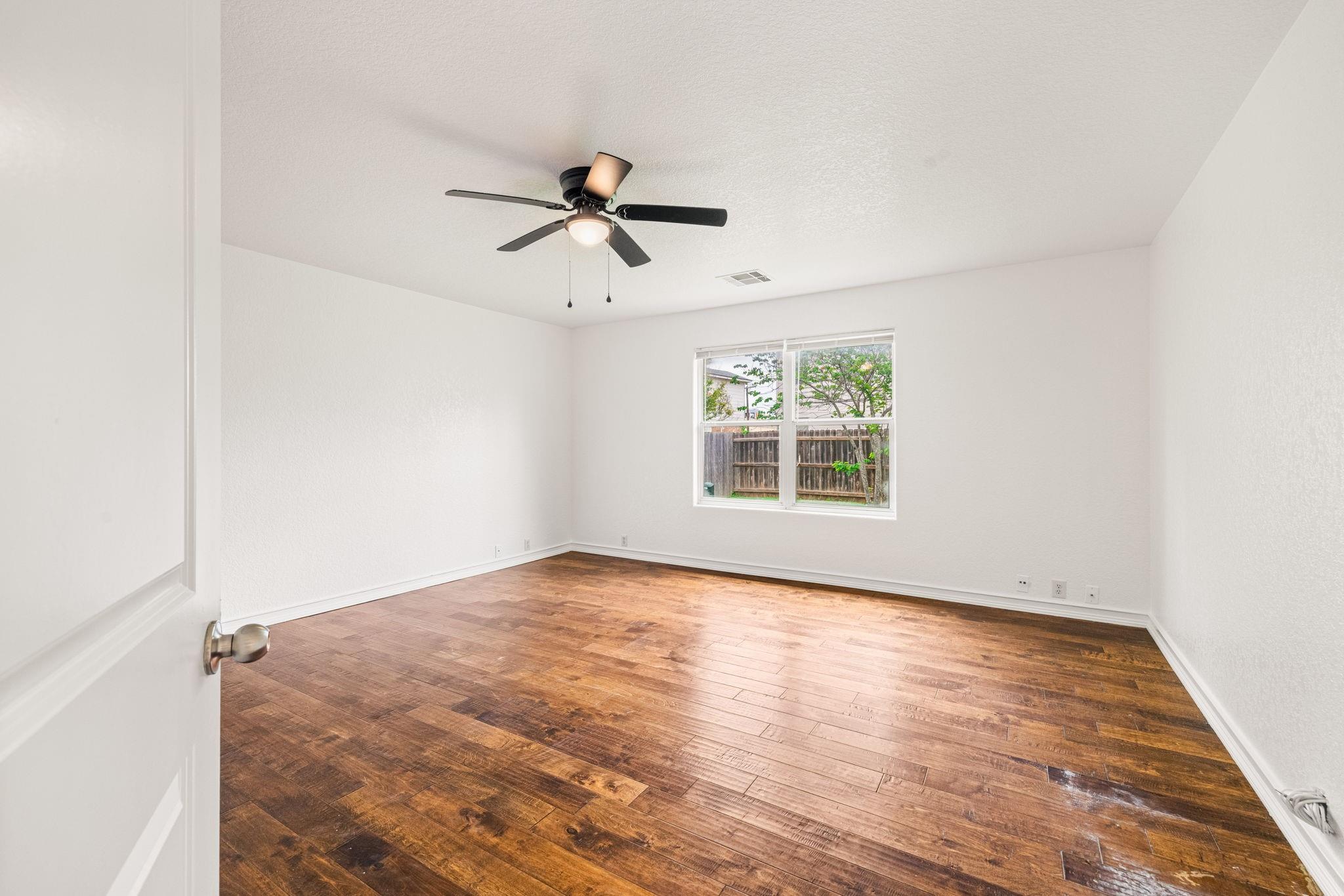 9027 Timber Laurel