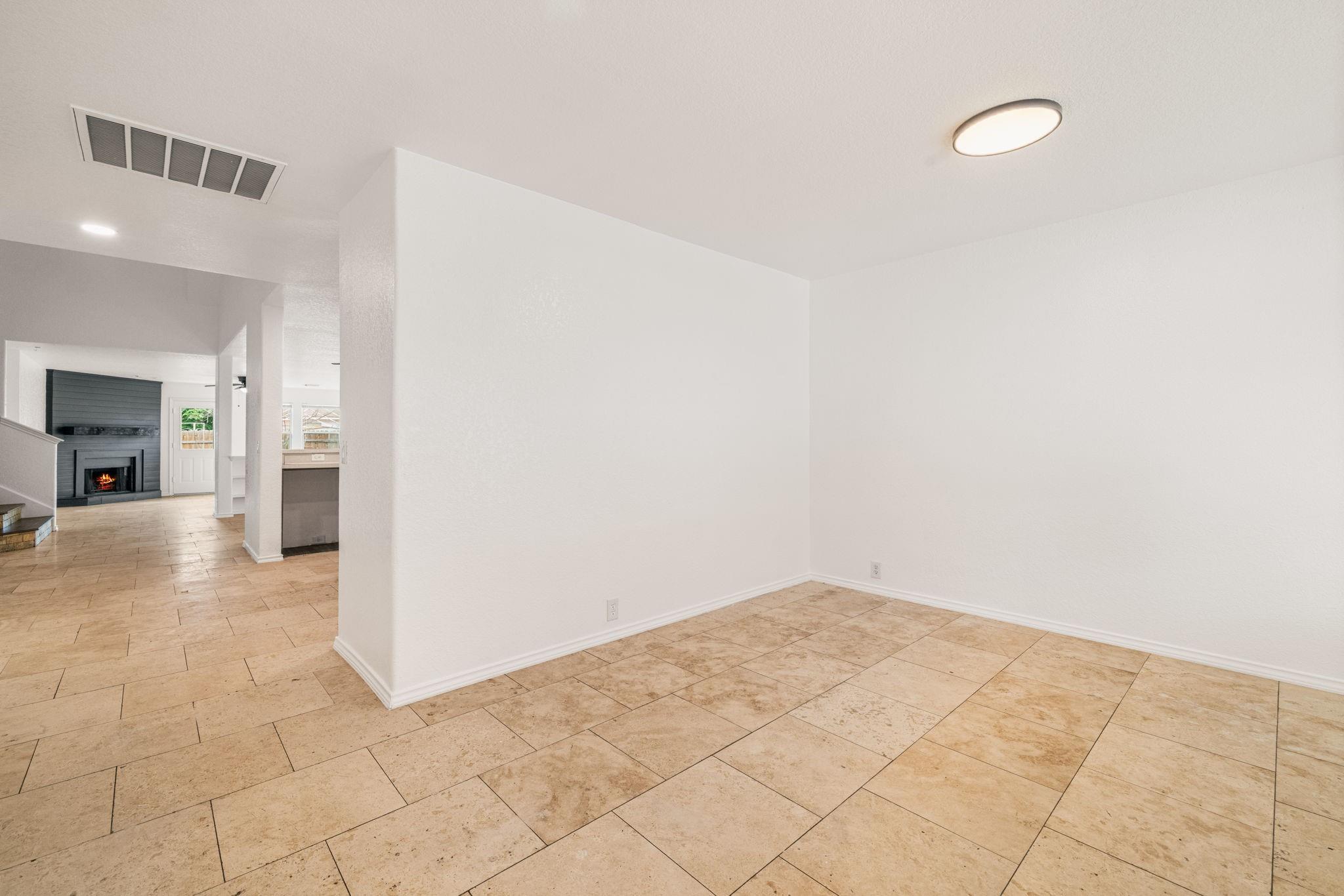 9027 Timber Laurel
