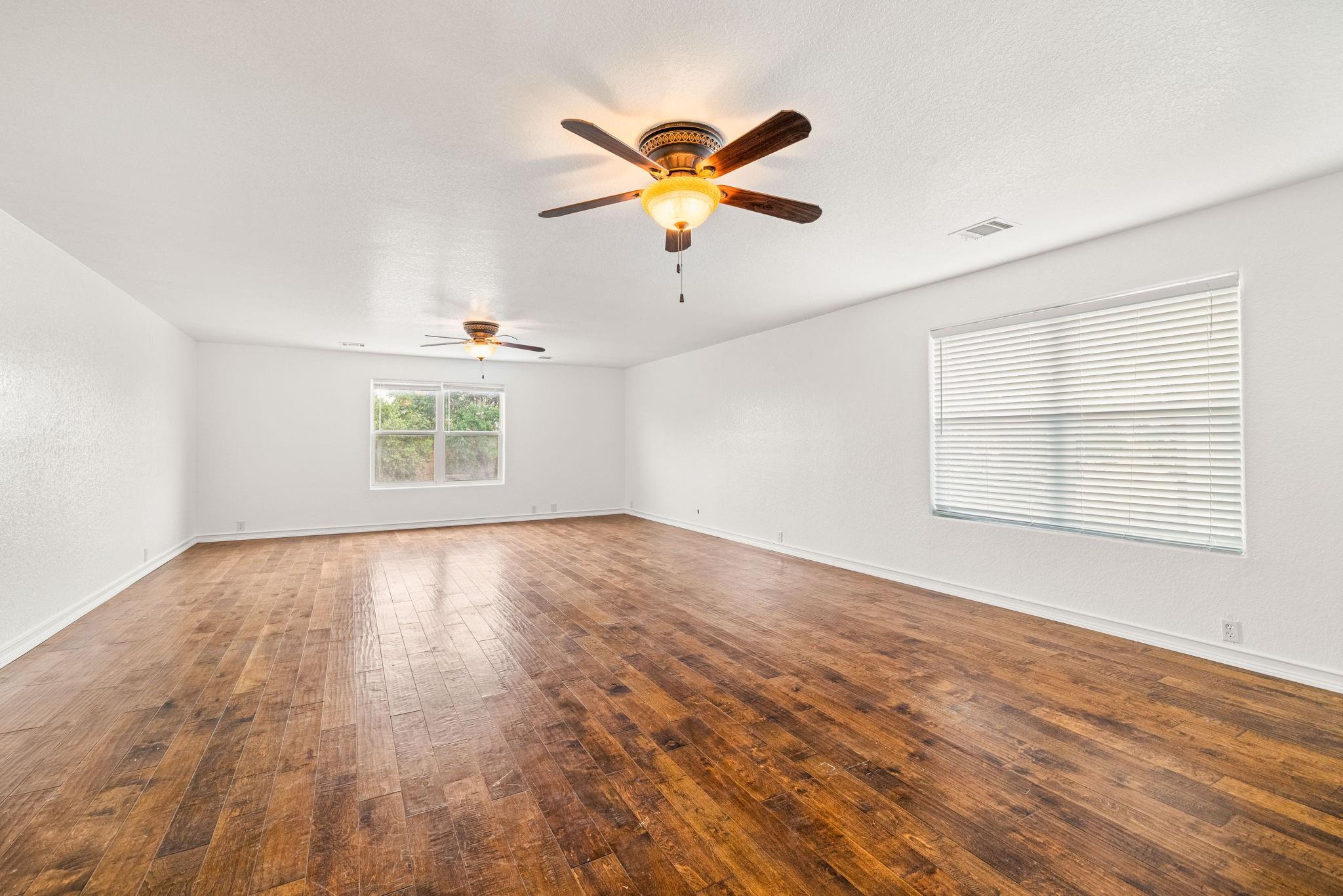 9027 Timber Laurel
