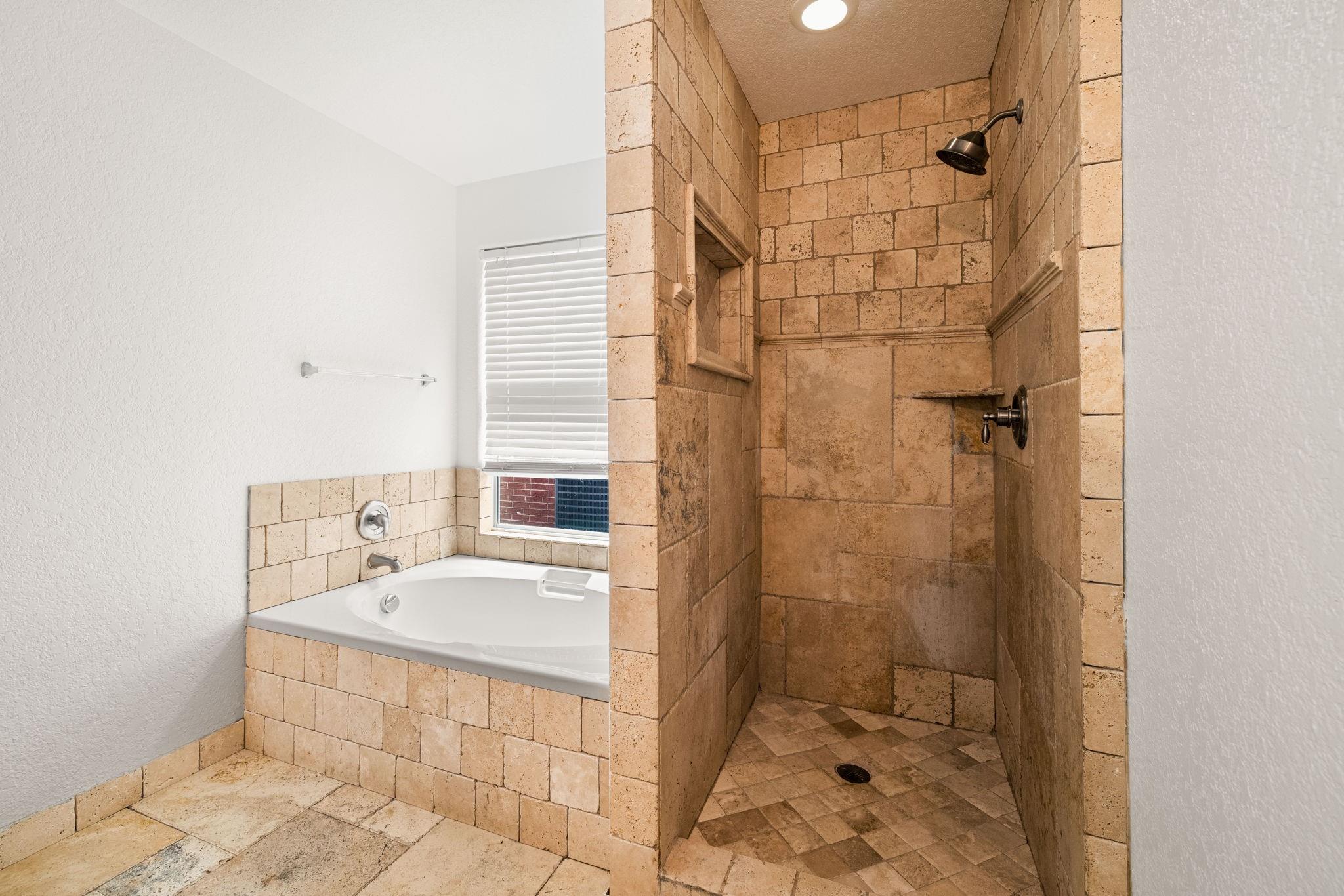 9027 Timber Laurel