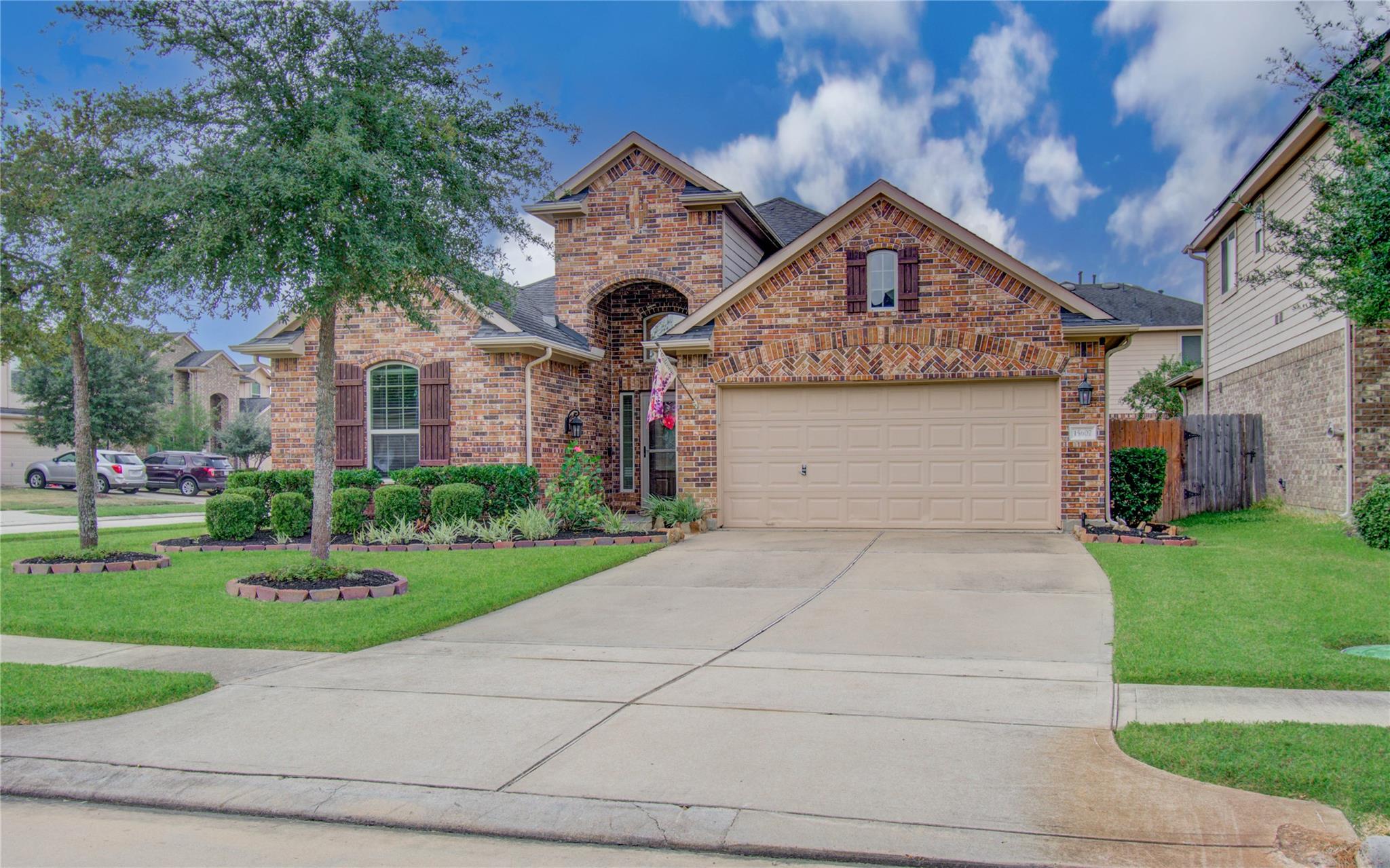 15607 Whispering Green Drive