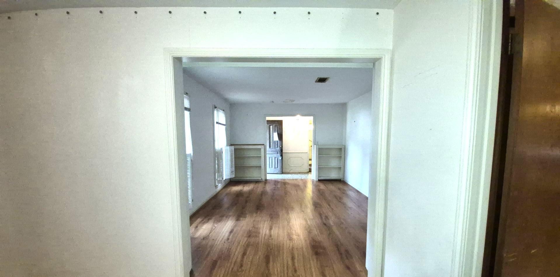 1015 Woodfield Lane