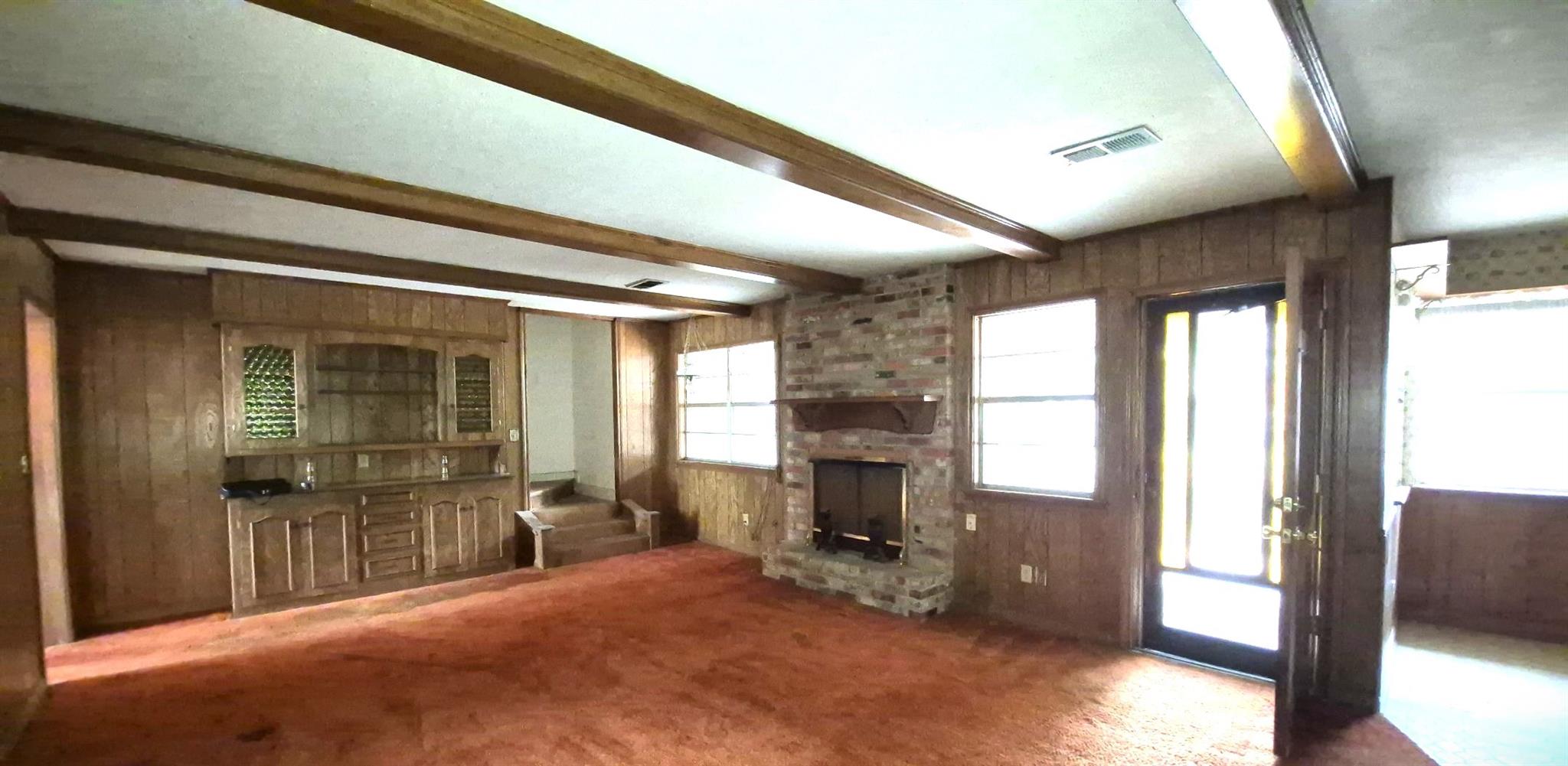 1015 Woodfield Lane