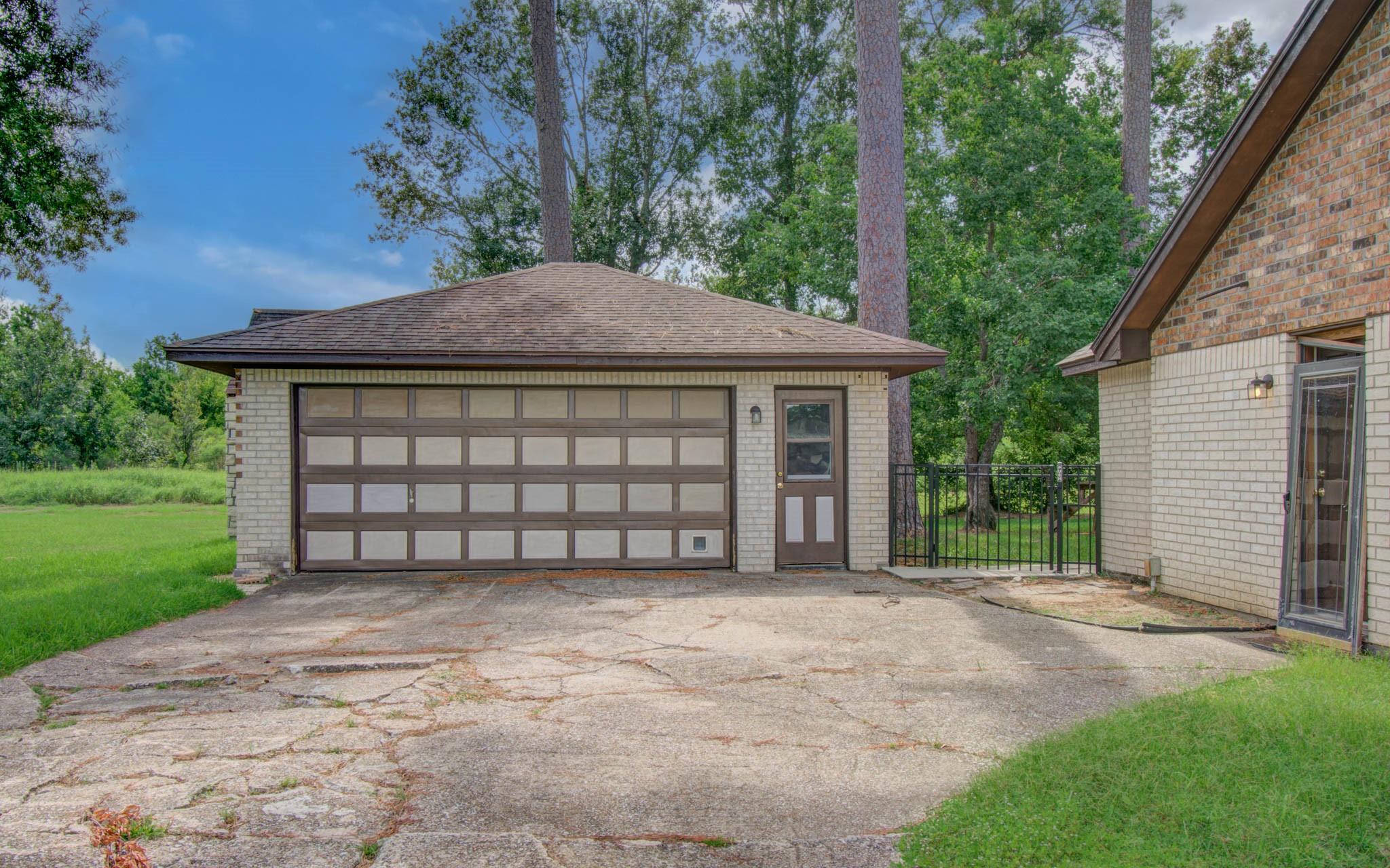 123 W Circle Drive