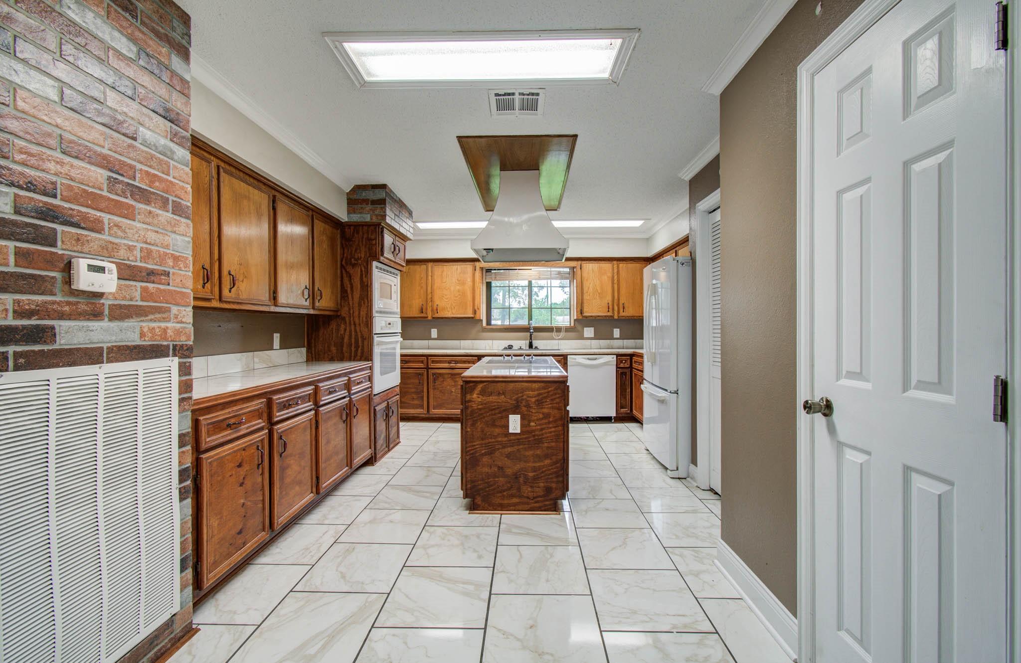 123 W Circle Drive